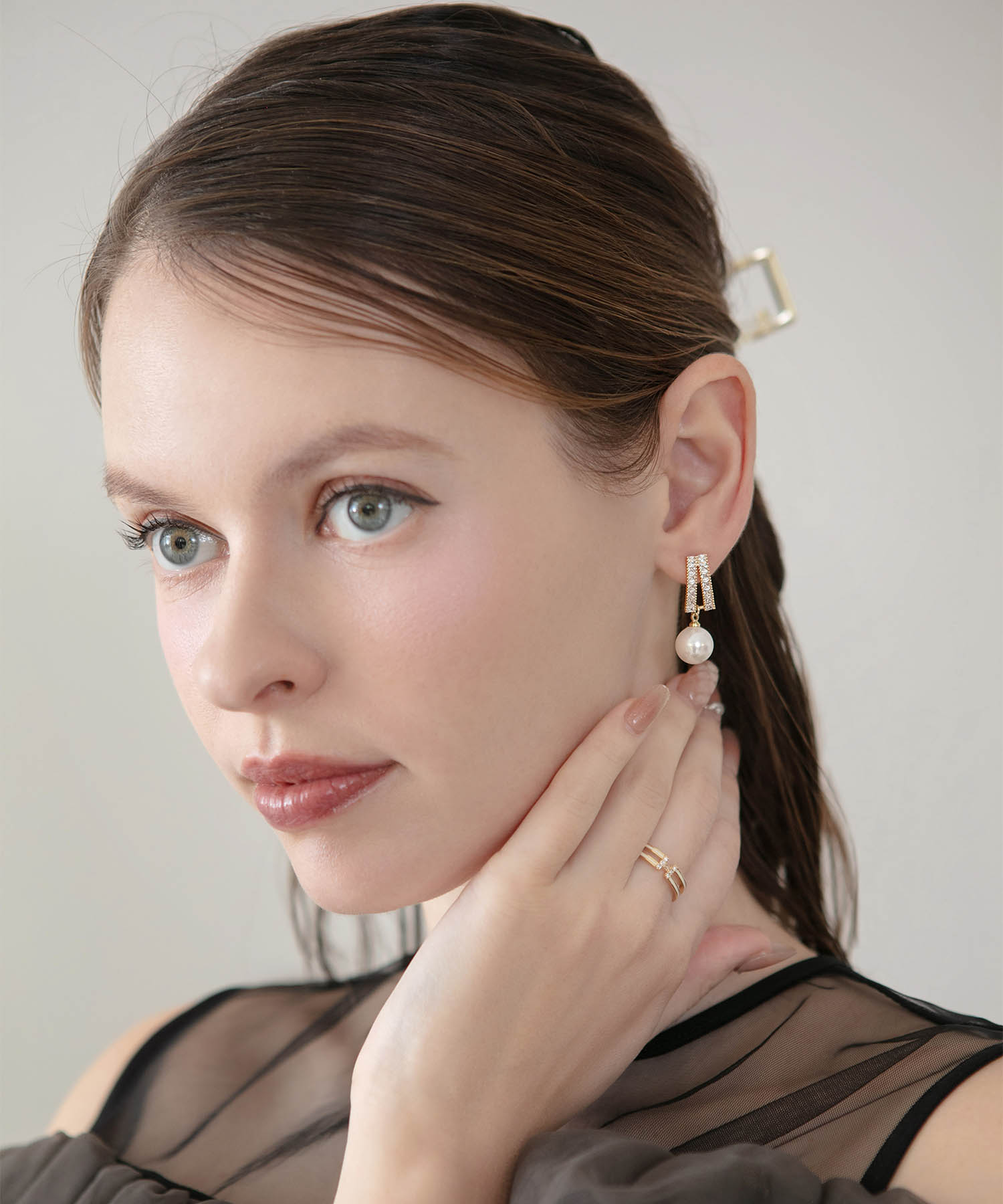 【当日発送】パールラインストーンビジューピアス