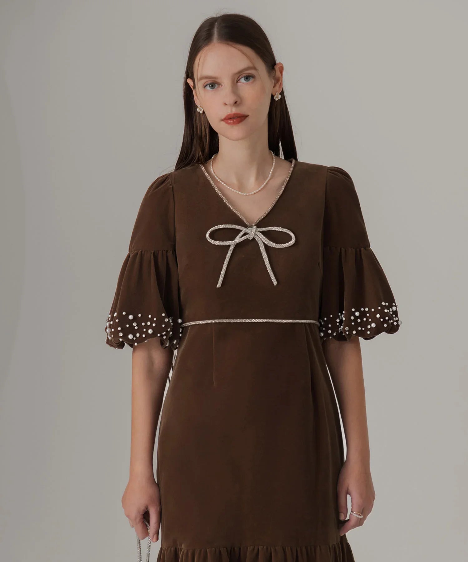 【當天出貨】珍珠石絲帶絲絨縮褶連身裙