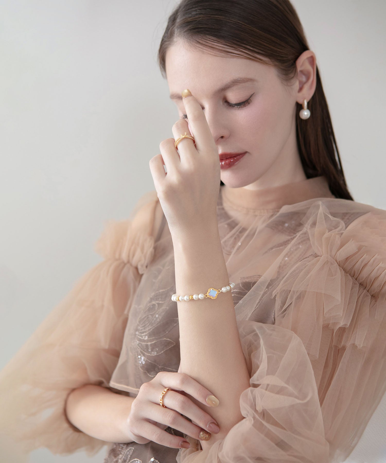 【当日発送】フラワーゴールドビジューパールブレスレット