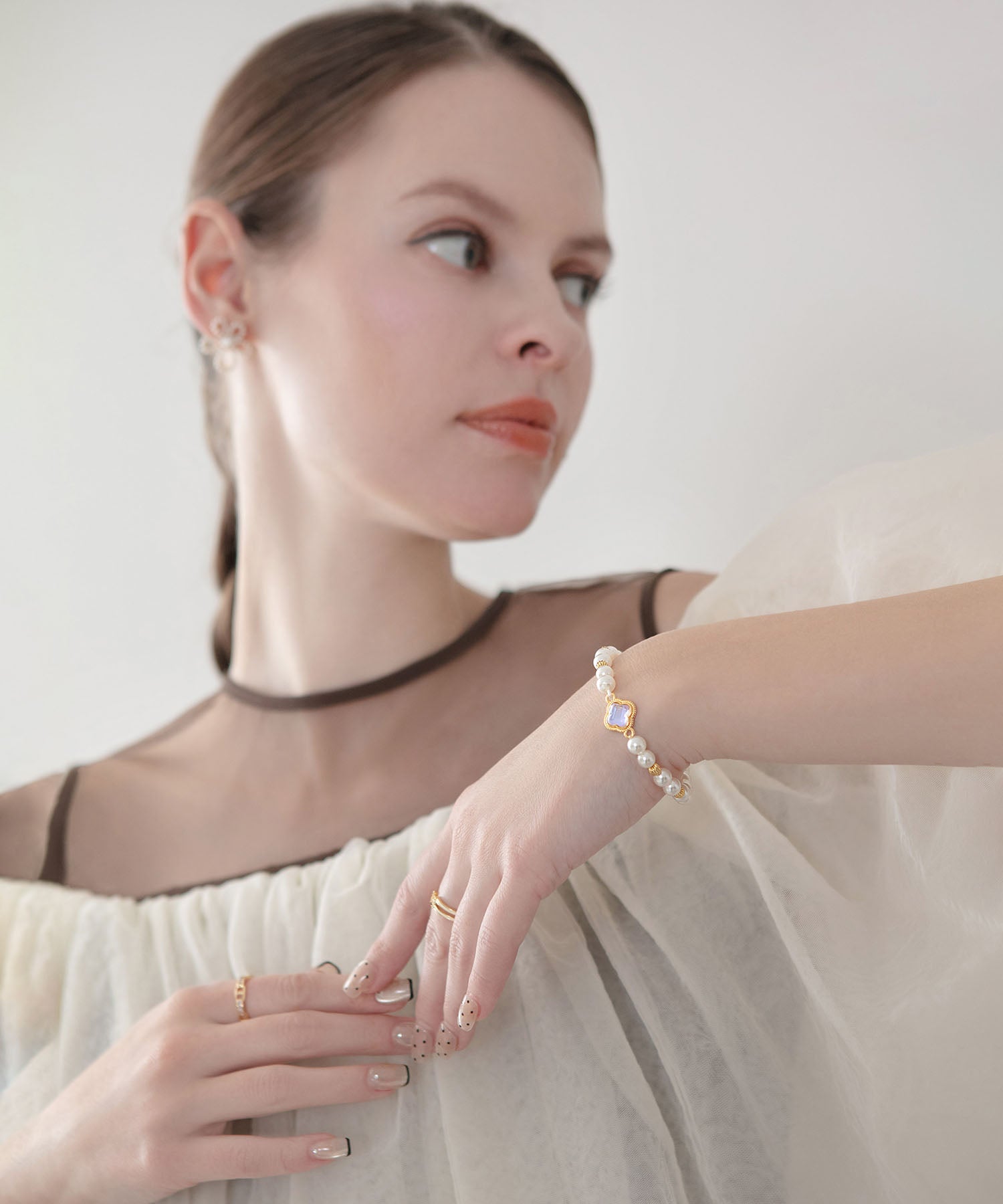 【当日発送】フラワーゴールドビジューパールブレスレット