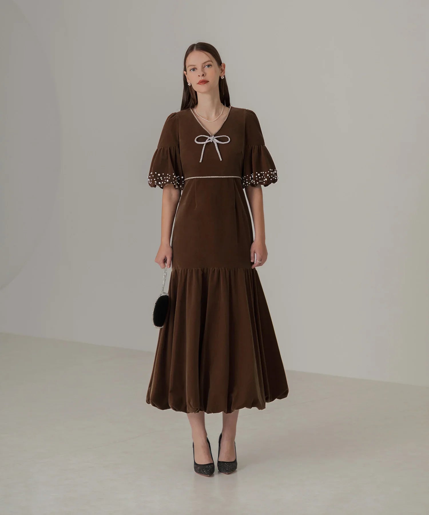 【當天出貨】珍珠石絲帶絲絨縮褶連身裙