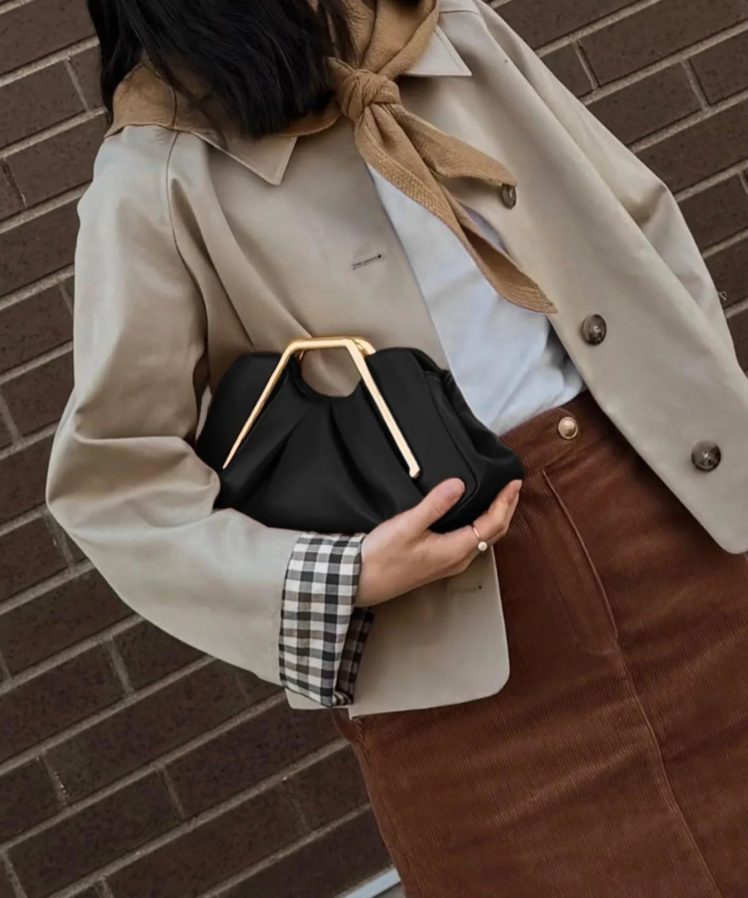 【当日発送】メタルハンドルギャザークラッチバッグ