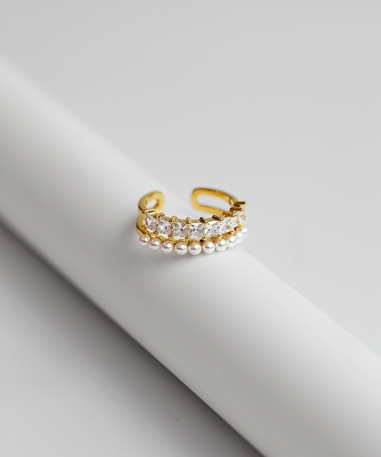 【COMING SOON】パールビジューラインループリング