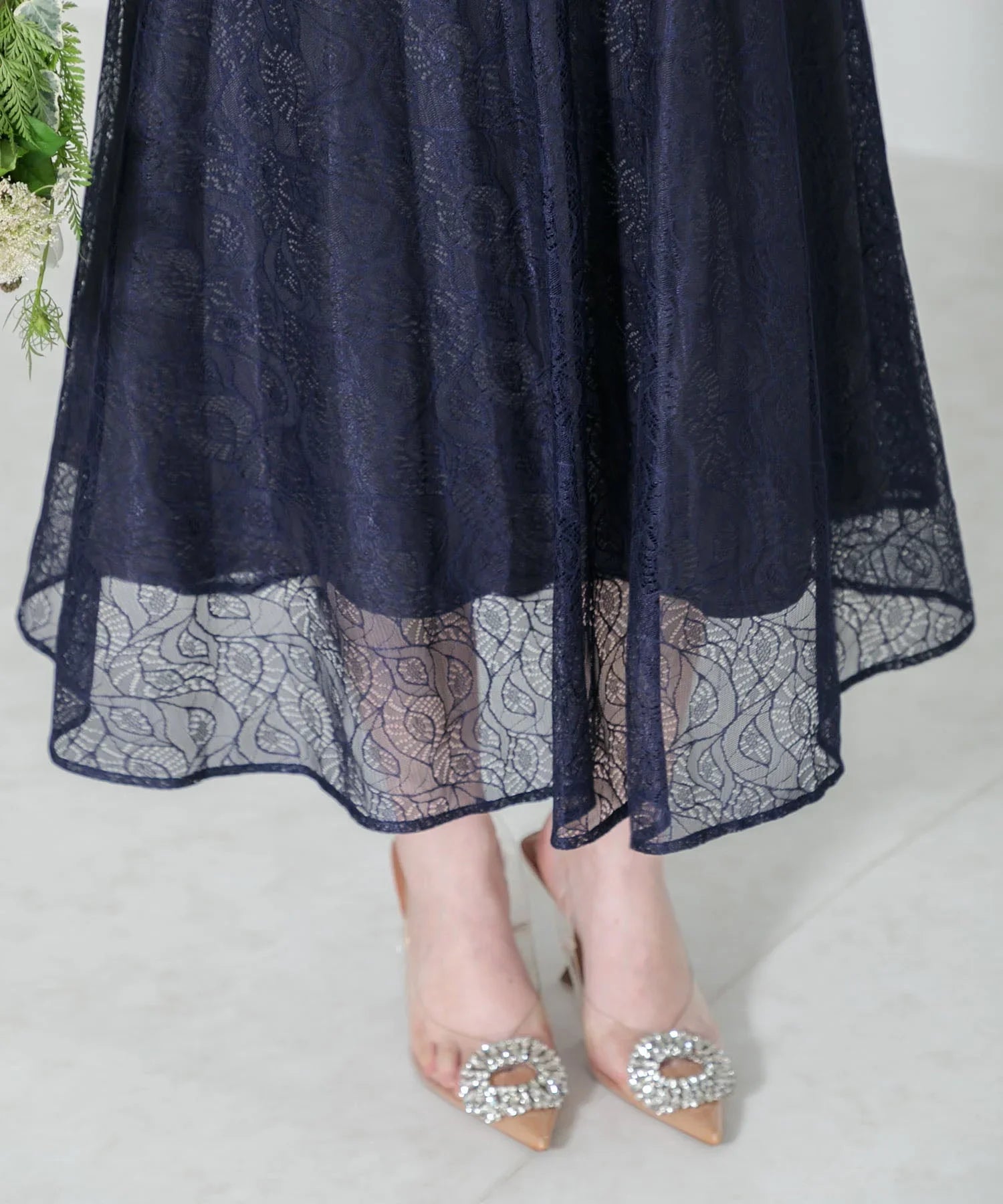 【當天出貨】腰線泡泡袖蕾絲長洋裝