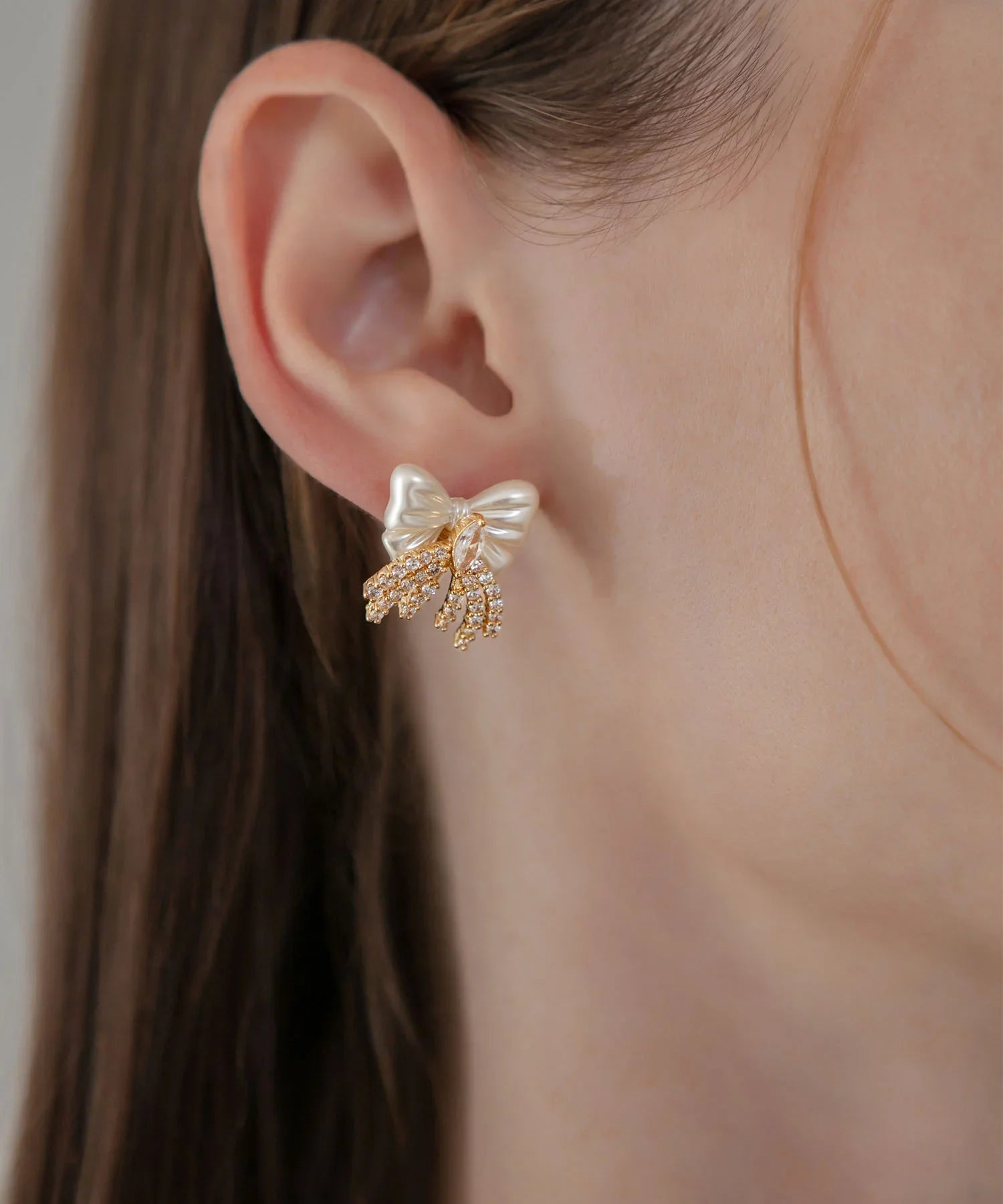 【当日発送】パールリボンモチーフストーンフリンジピアス