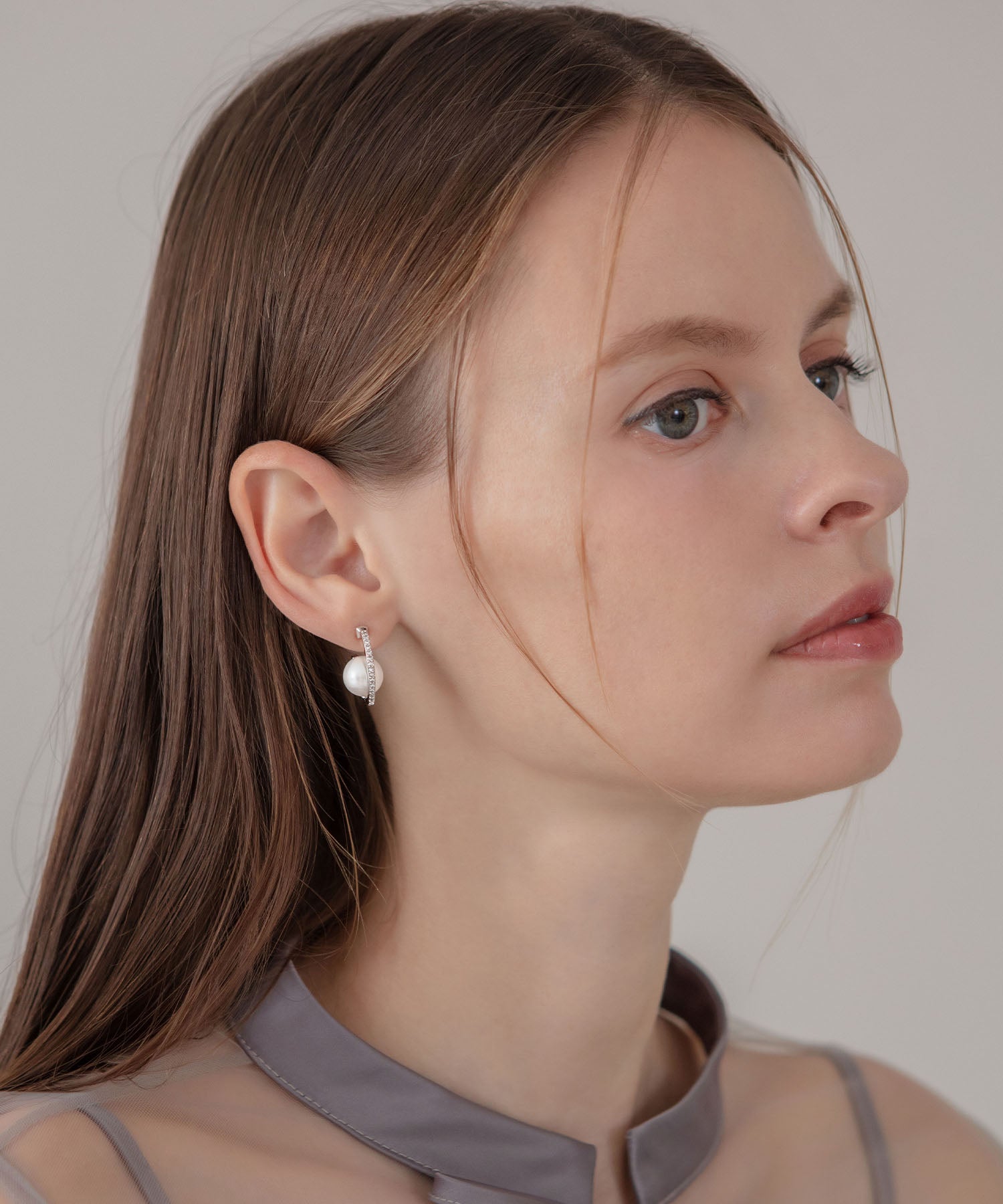 【当日発送】シルバーカーブラインビジューパールピアス