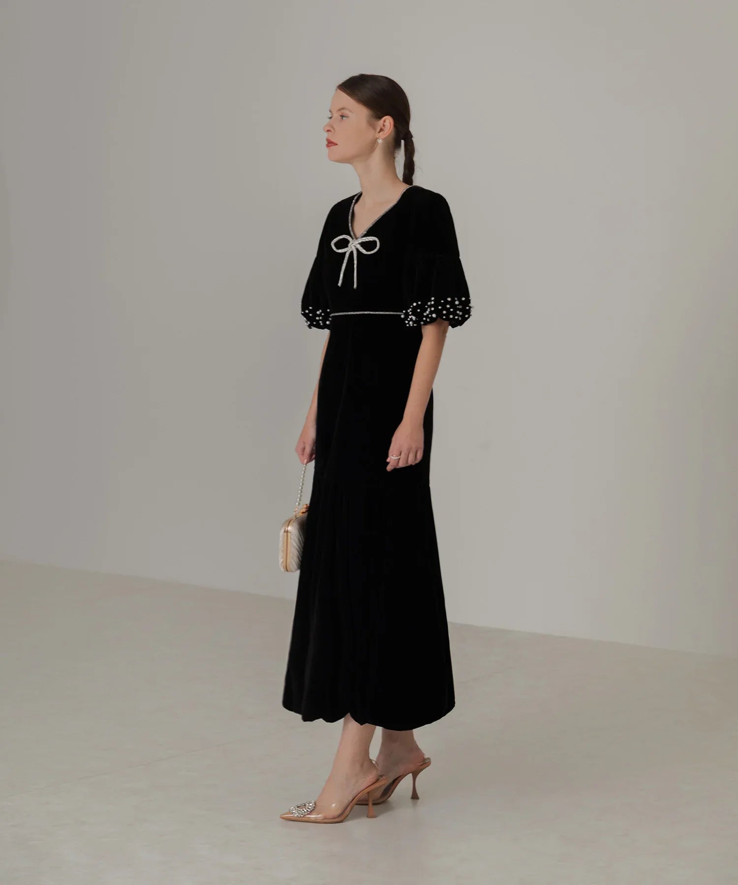 【當天出貨】珍珠石絲帶絲絨縮褶連身裙