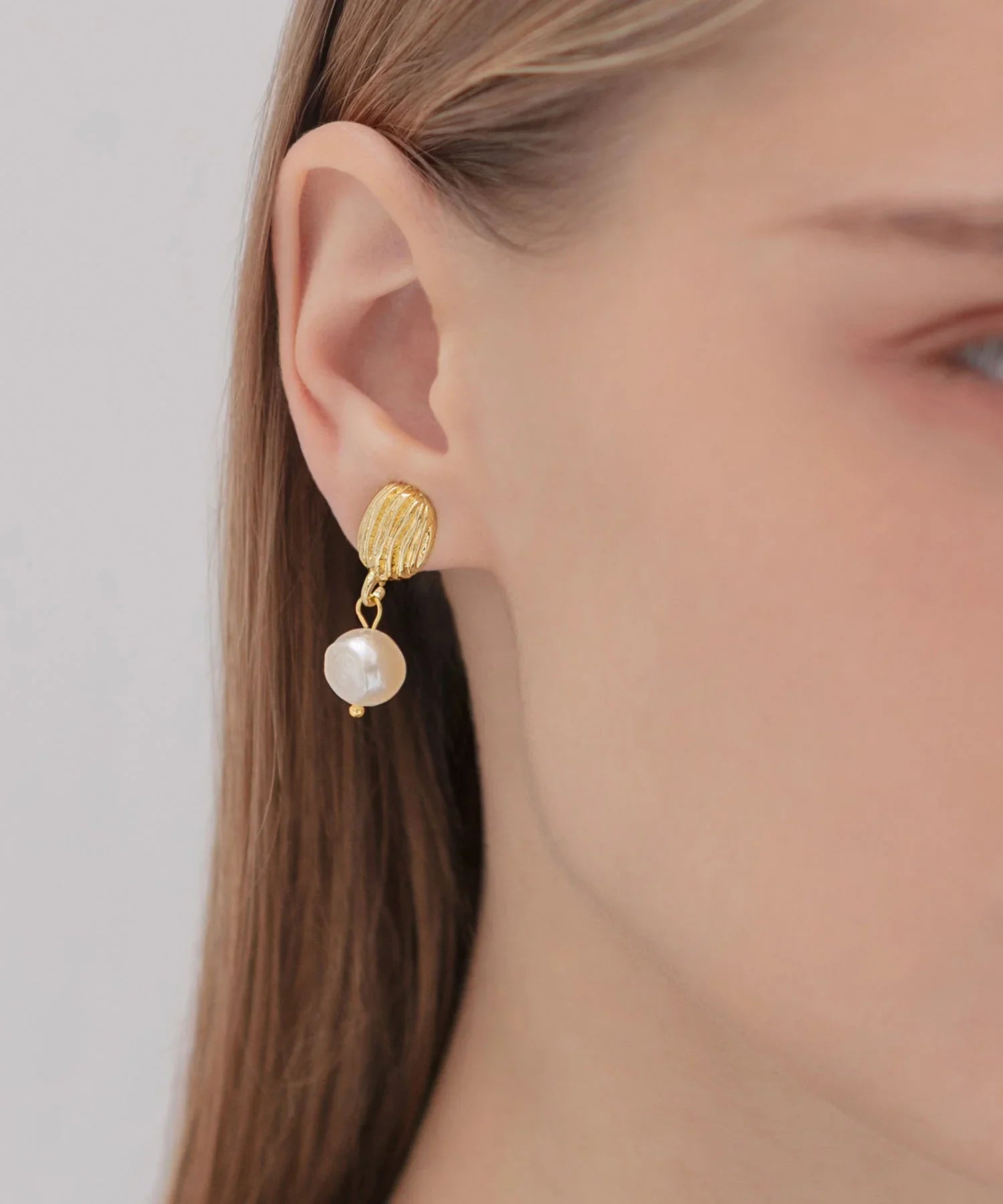 【当日発送】ゴールドプレートパールピアス