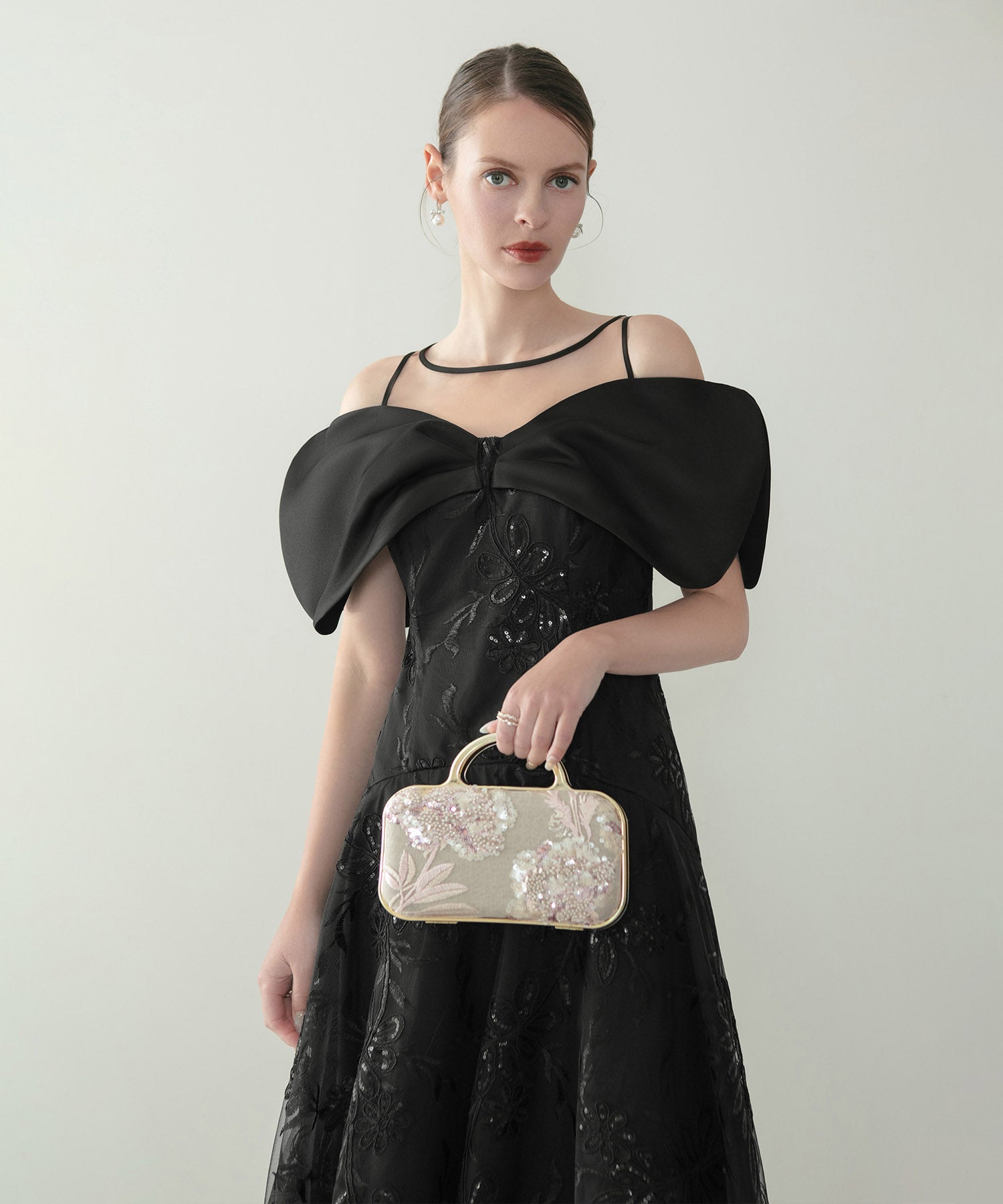 【LEJA LUXE】ビッグリボンモチーフオフショルダースパンコールドレス