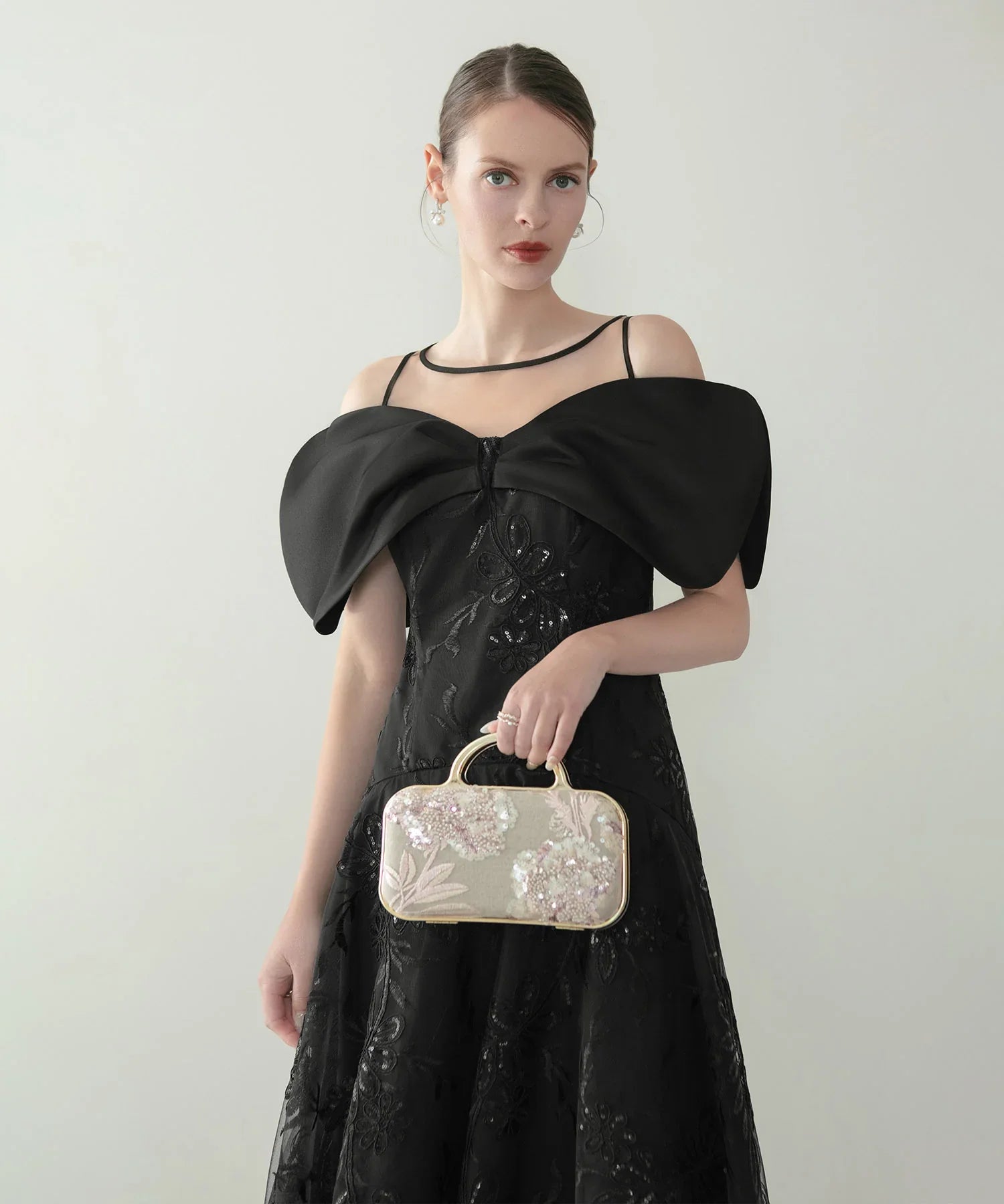 【LEJA LUXE】ビッグリボンモチーフオフショルダースパンコールドレス