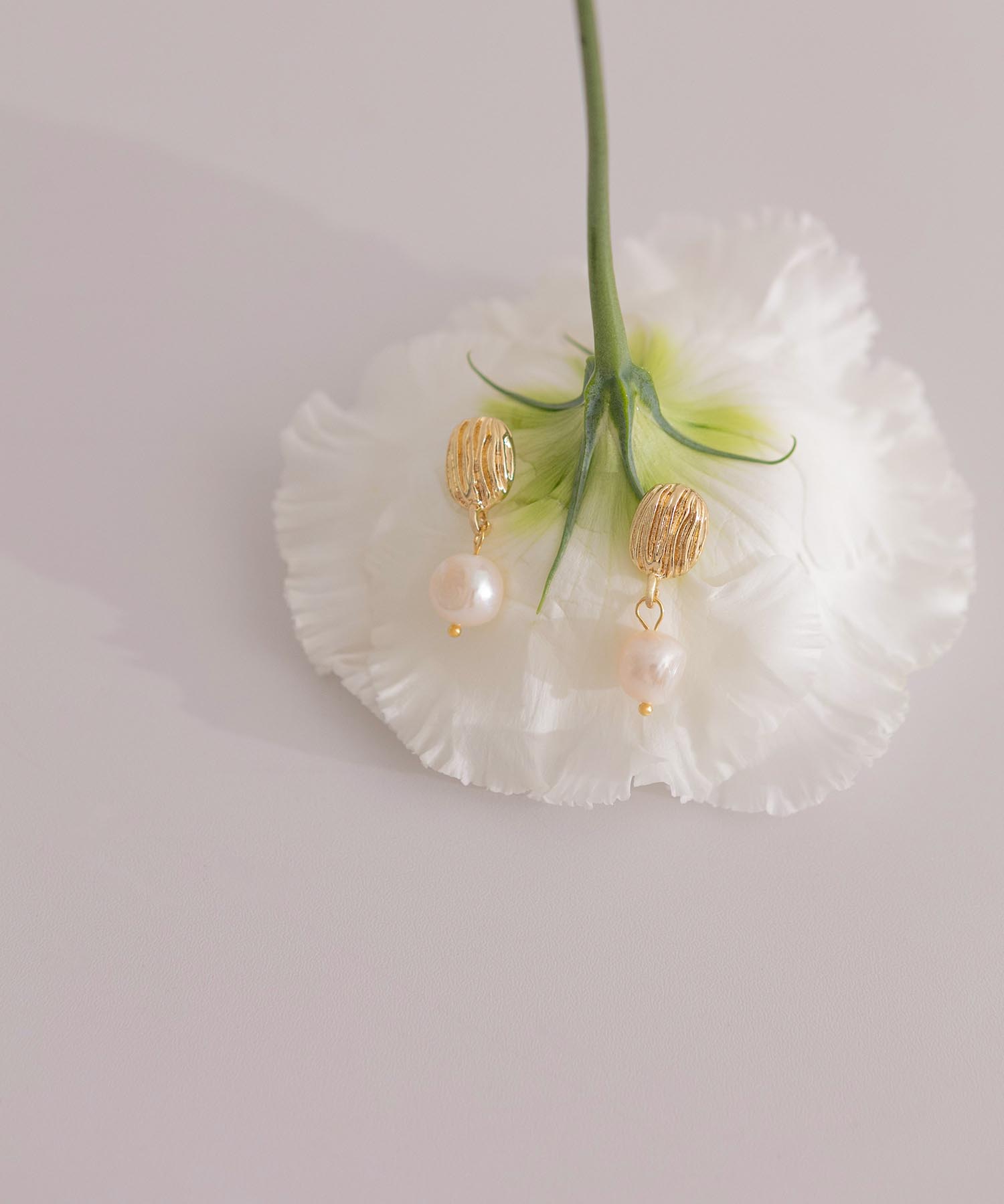 【当日発送】ゴールドプレートパールピアス