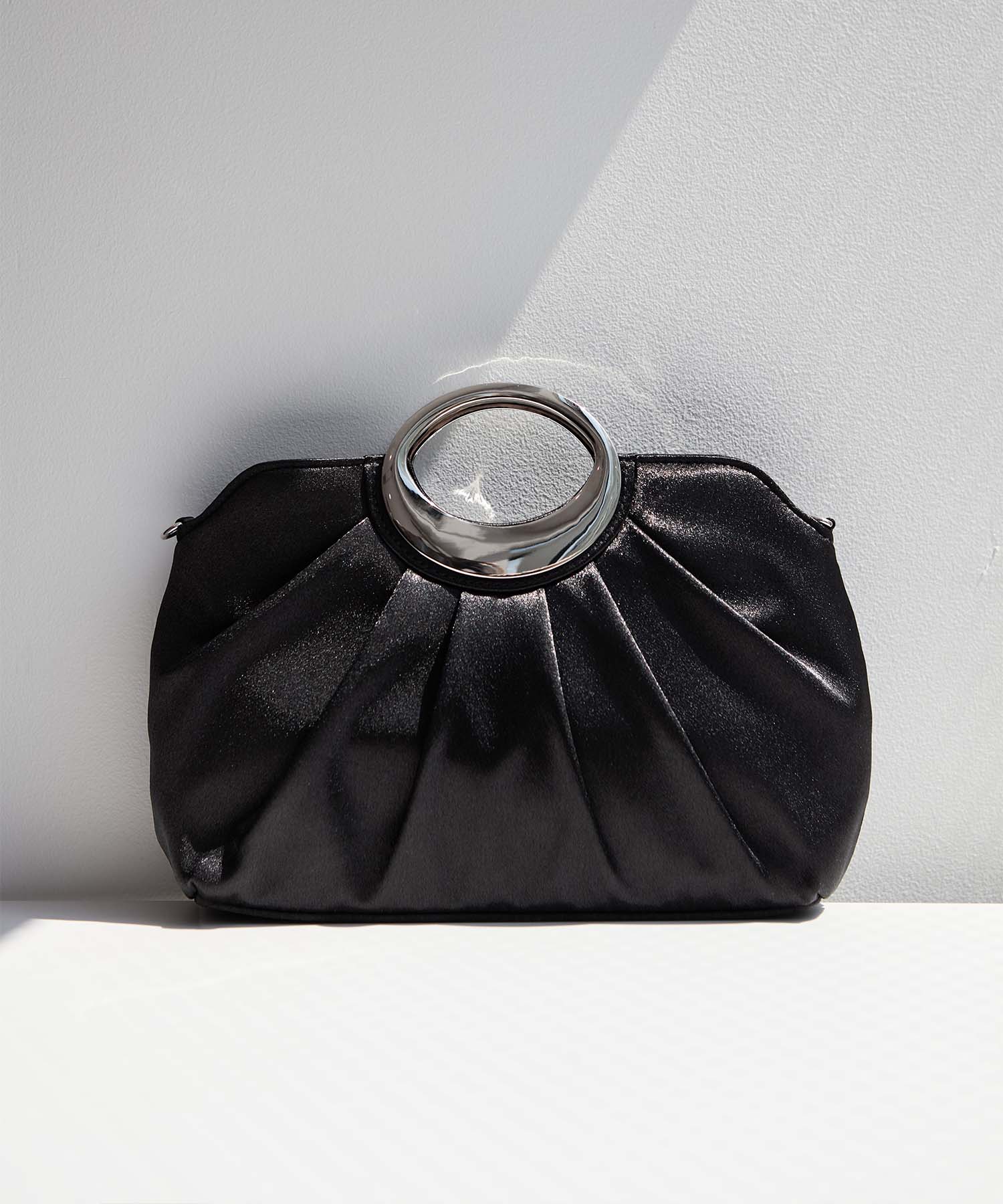 【一部当日発送】サテンプリーツリングハンドル2WAYクラッチバッグ