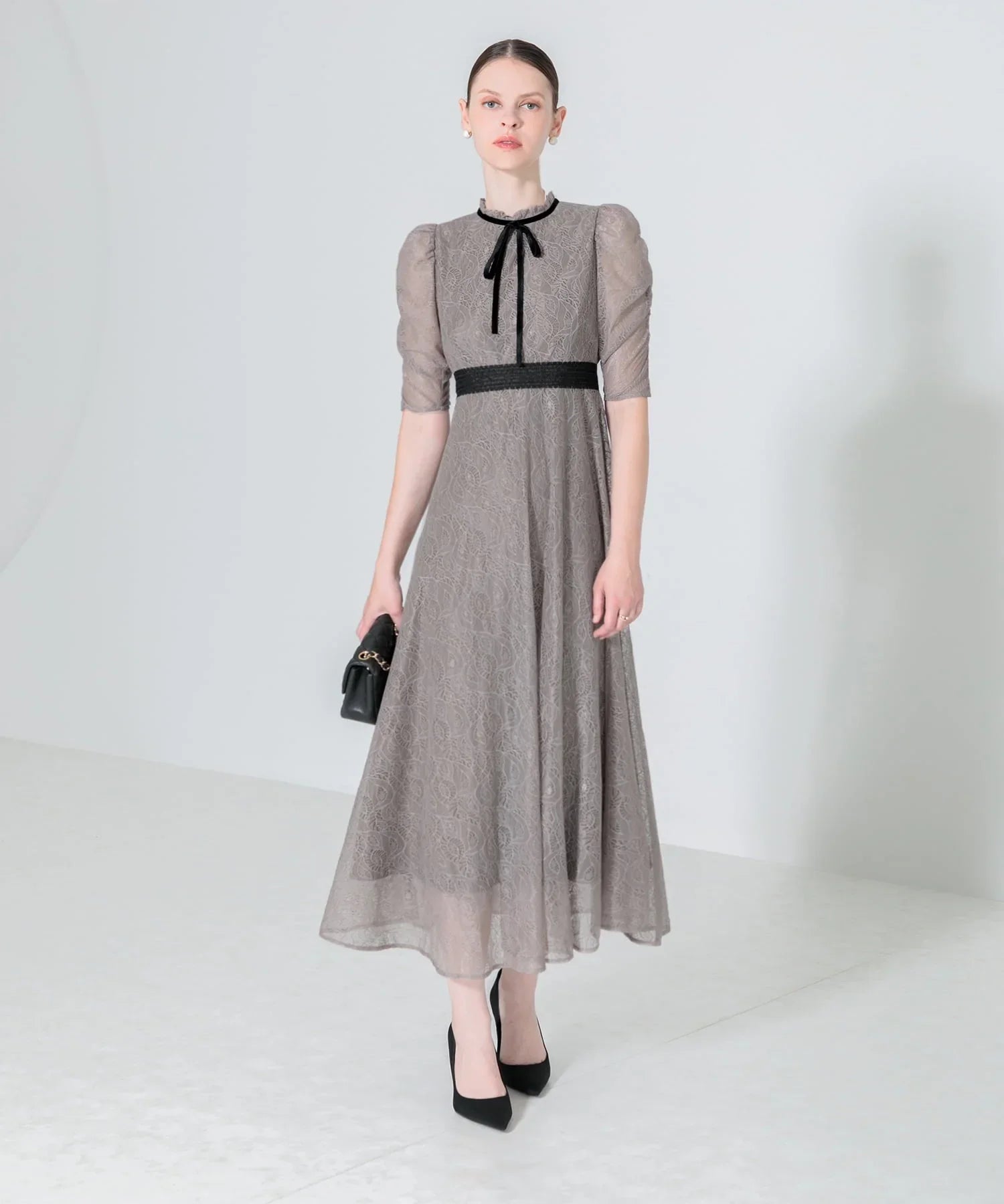 【當天出貨】腰線泡泡袖蕾絲長洋裝