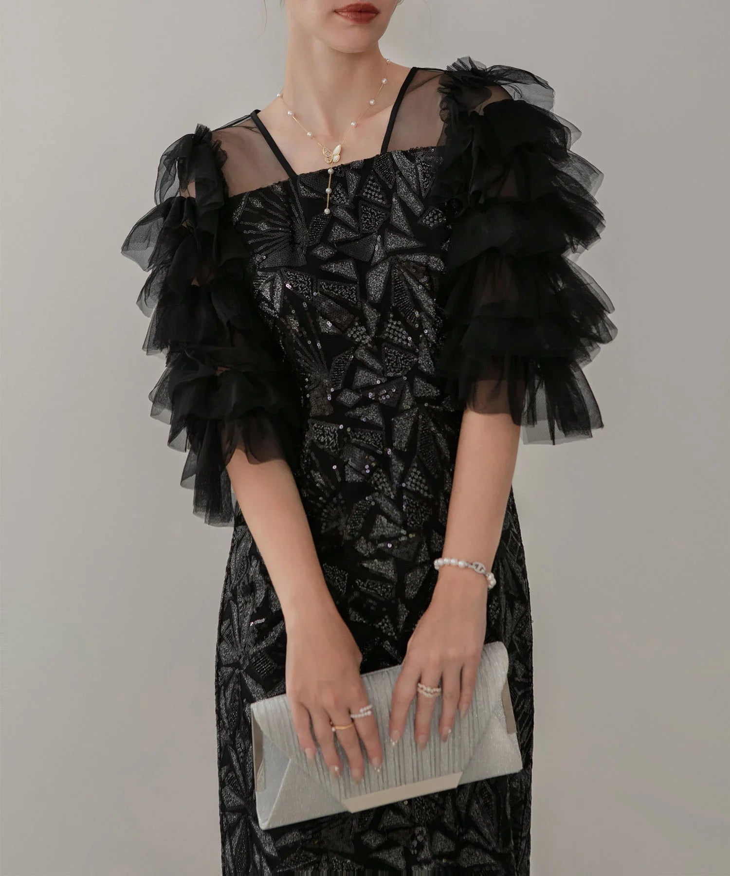 【当日発送】チュールフリルスリーブスパンコールIラインワンピースドレス