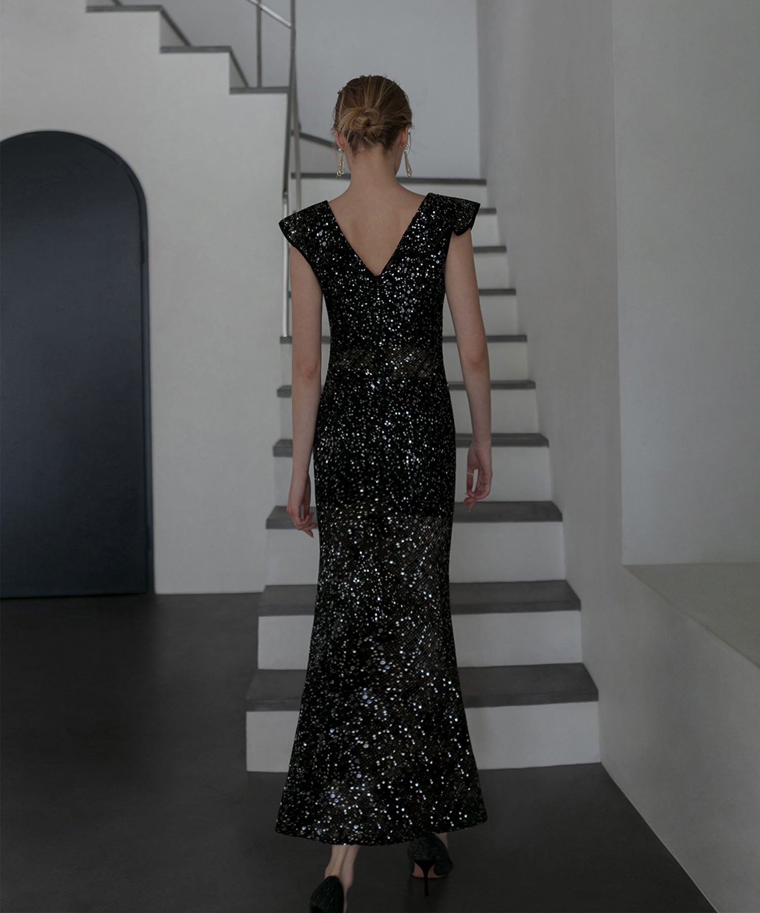 【LEJA LUXE】Vネックラメタイトマーメイドドレス