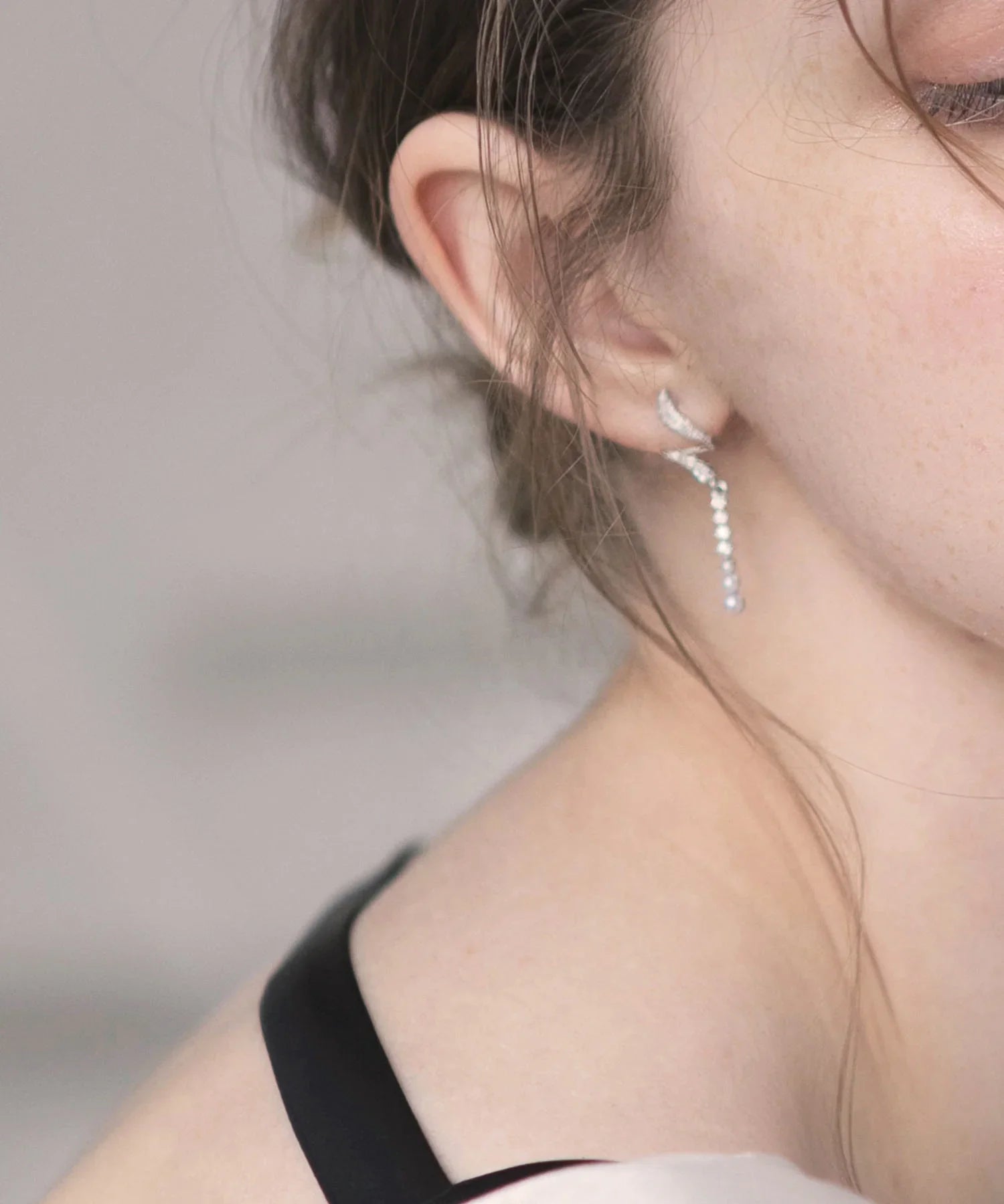 【当日発送】ビジューパールツイストピアス