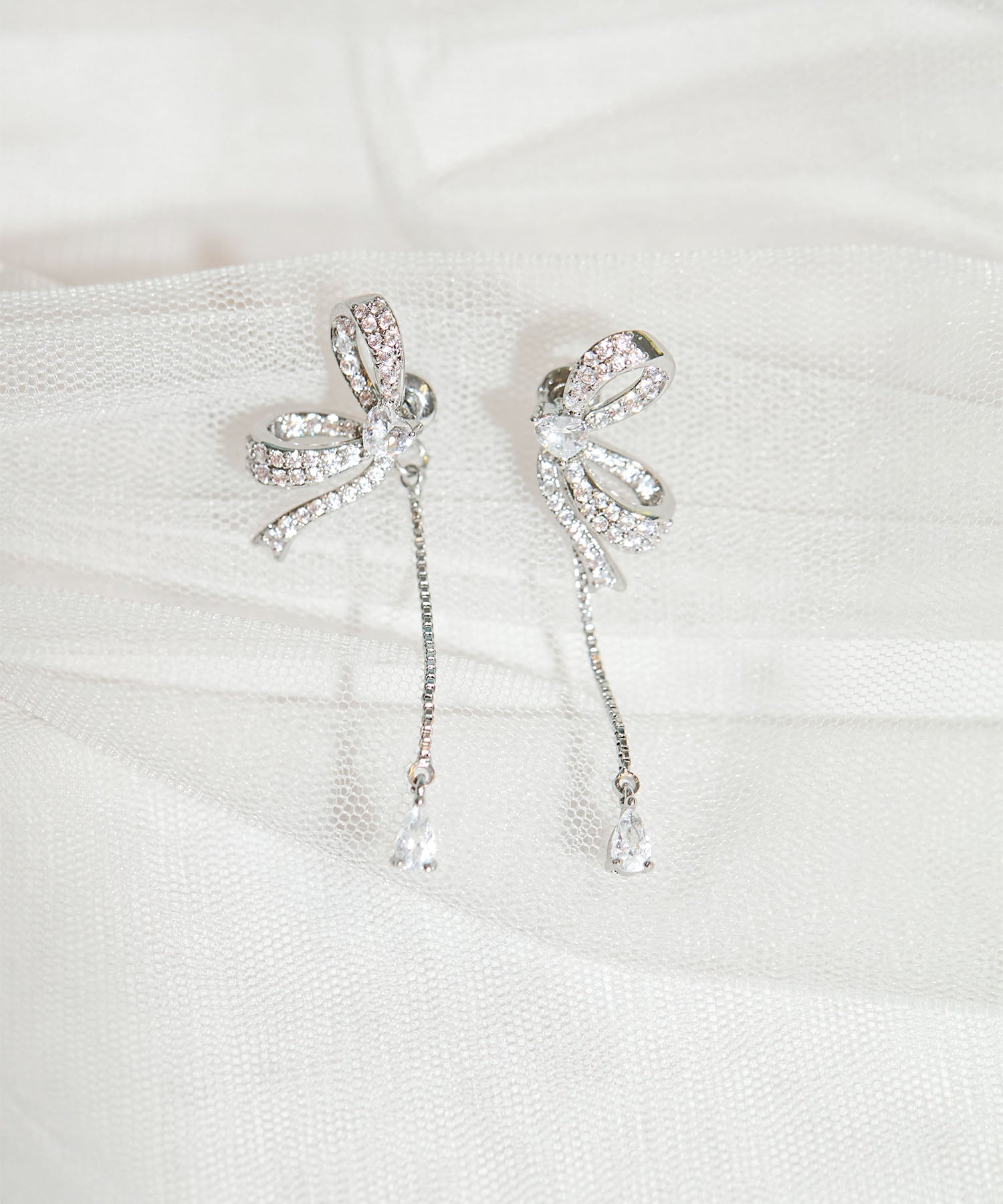 【当日発送】シルバービジューリボンピアス