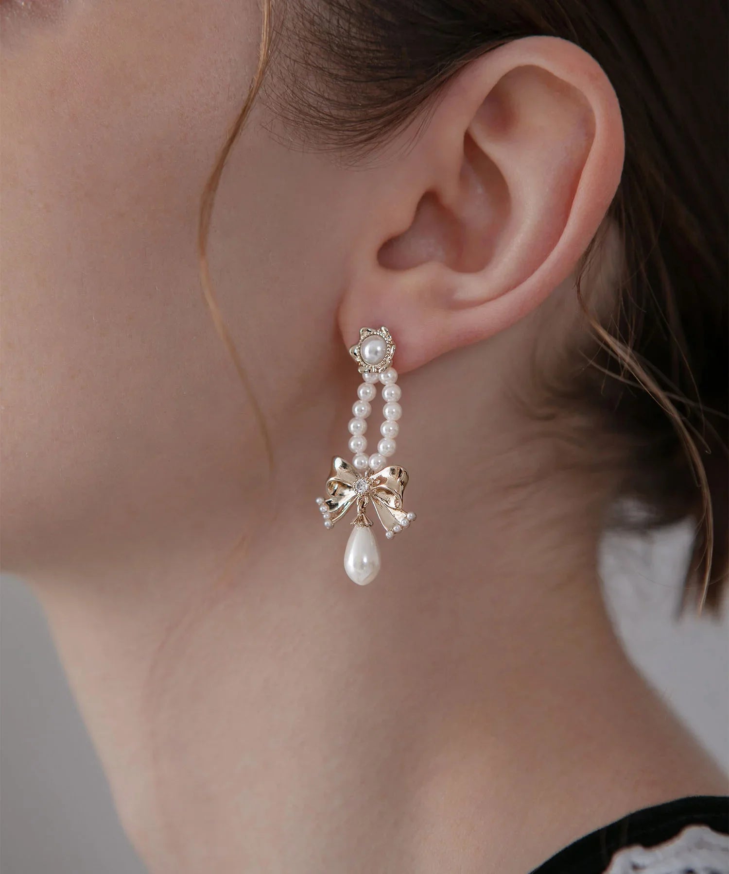 【当日発送】ゴールドリボンモチーフパールピアス