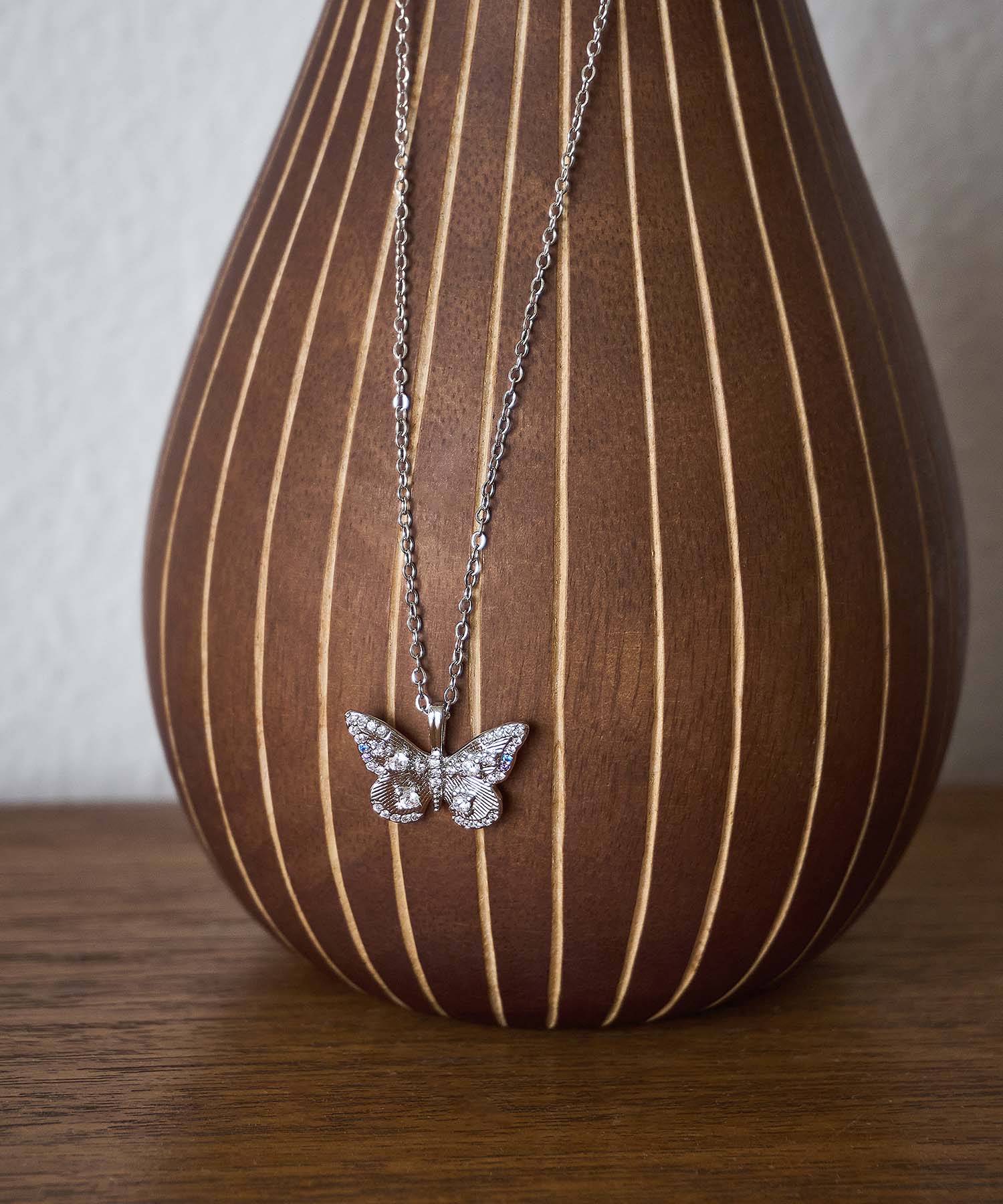 【当日発送】バタフライストーンネックレス