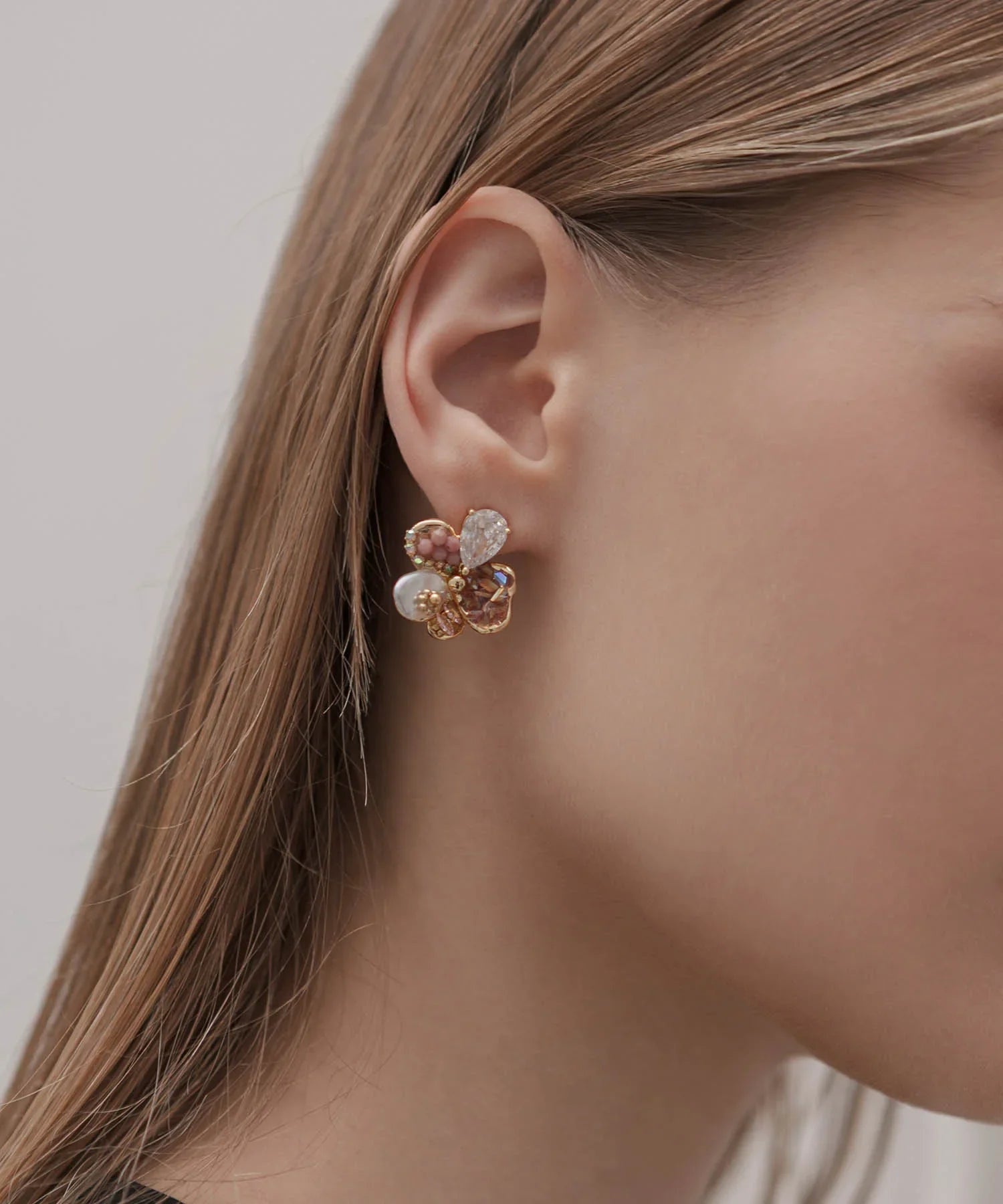 【当日発送】フラワービジューミックスパーツピアス