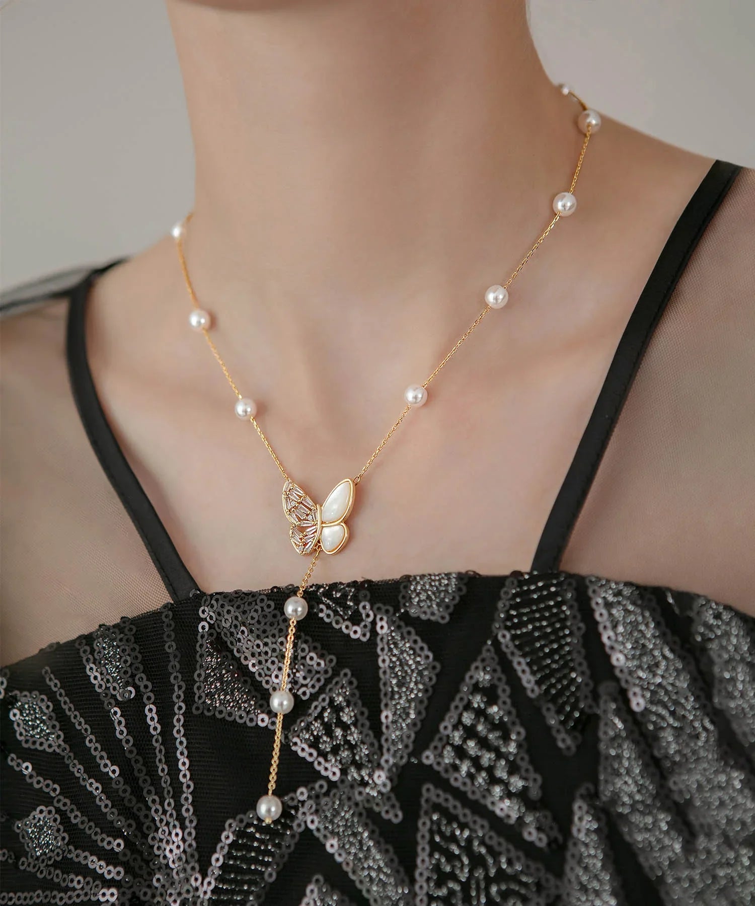 【当日発送】バタフライモチーフパールロングネックレス