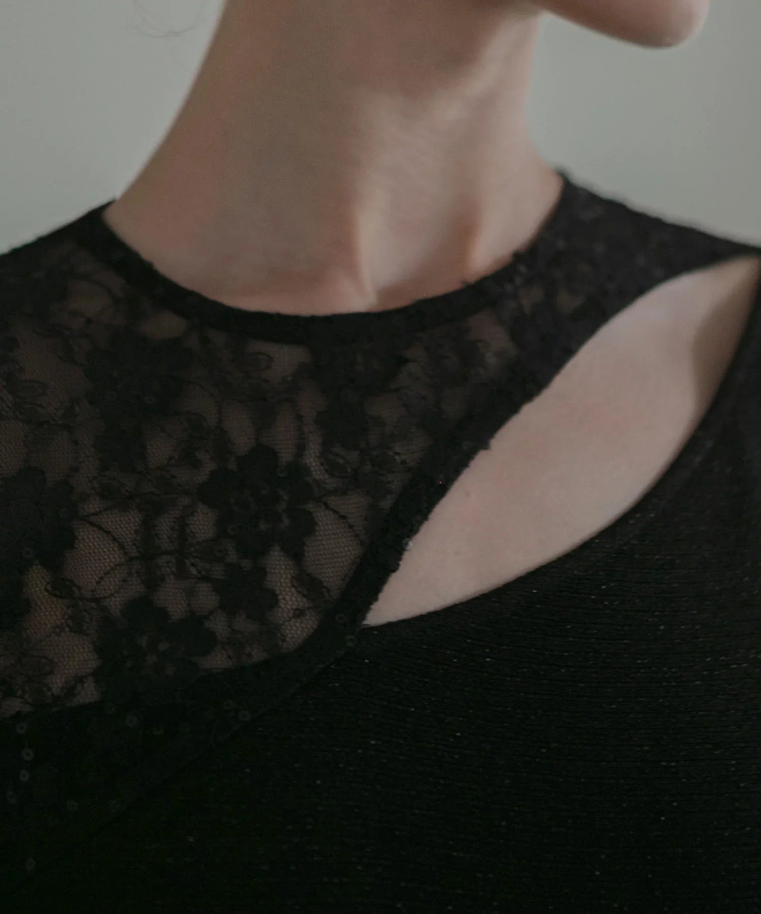 【LEJA LUXE】アシンメトリーレーススリムフィットIラインドレス