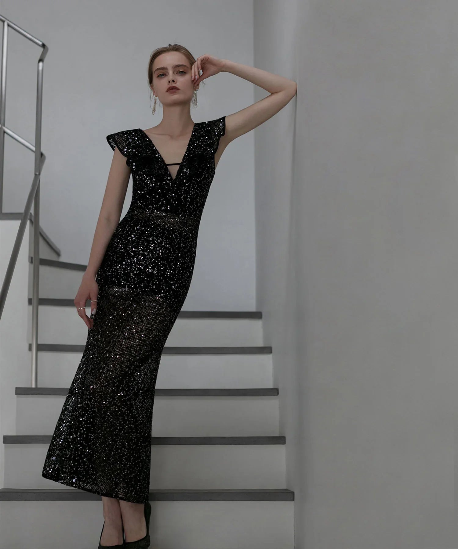 【LEJA LUXE】Vネックラメタイトマーメイドドレス