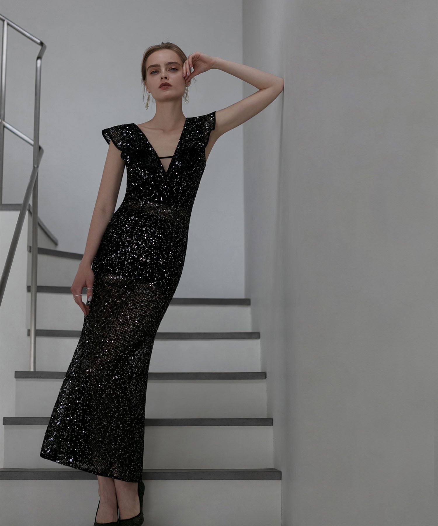 【LEJA LUXE】Vネックラメタイトマーメイドドレス