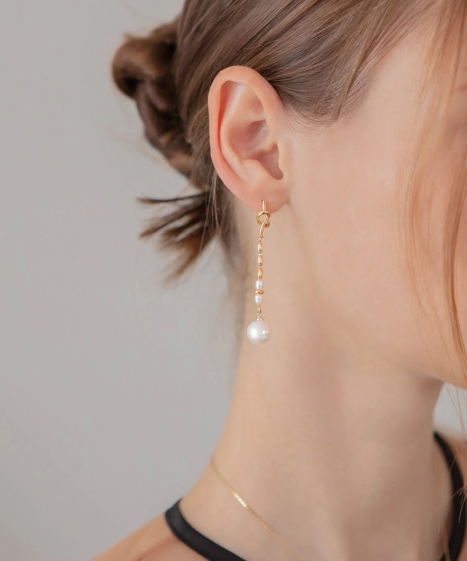 【当日発送】ゴールドチェーンノットデザインロングパールピアス