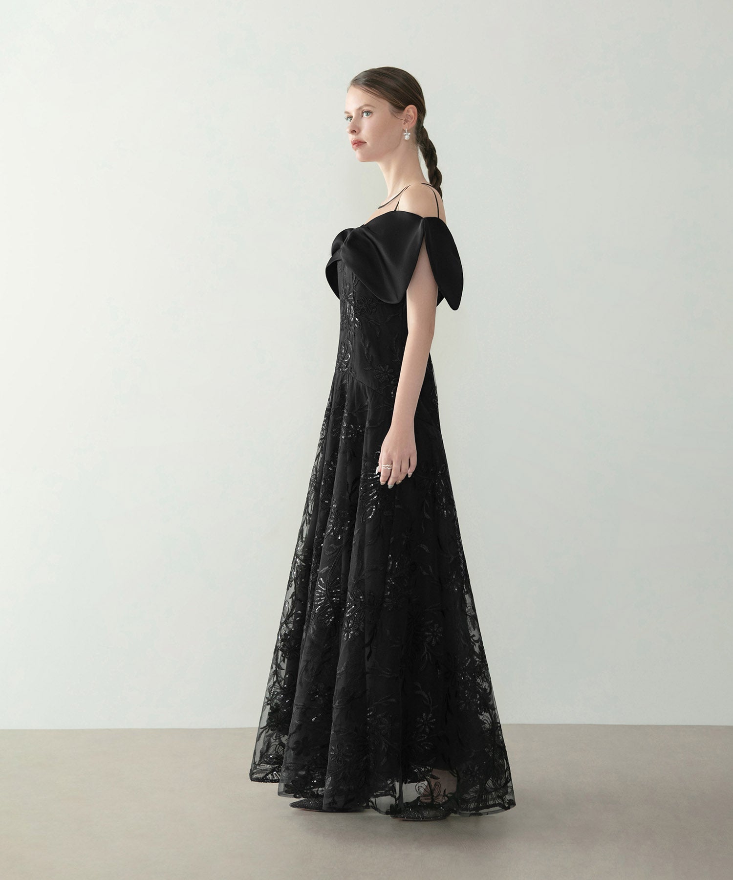 【LEJA LUXE】ビッグリボンモチーフオフショルダースパンコールドレス