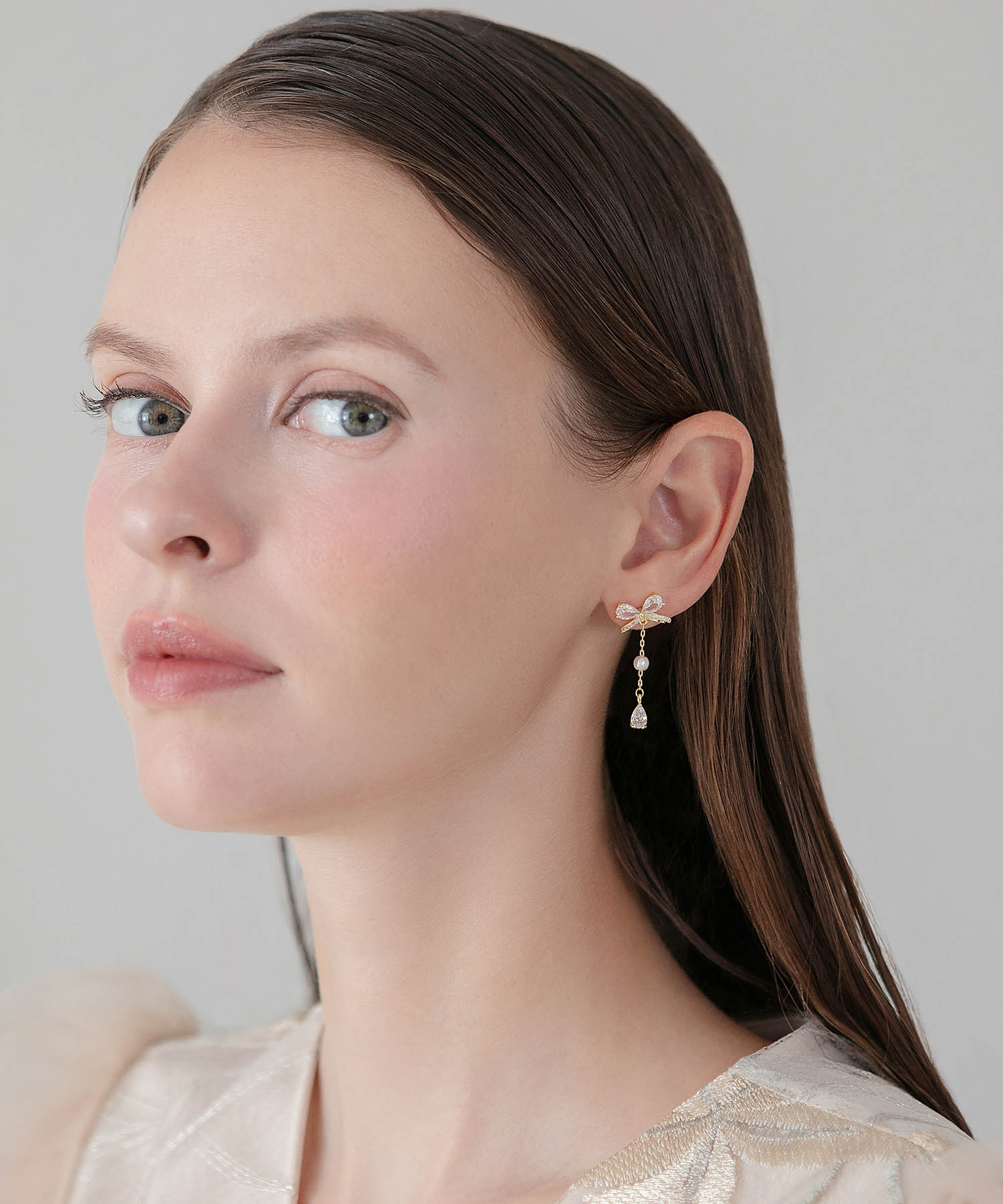【COMING SOON】ビジューリボンパールスイングピアス