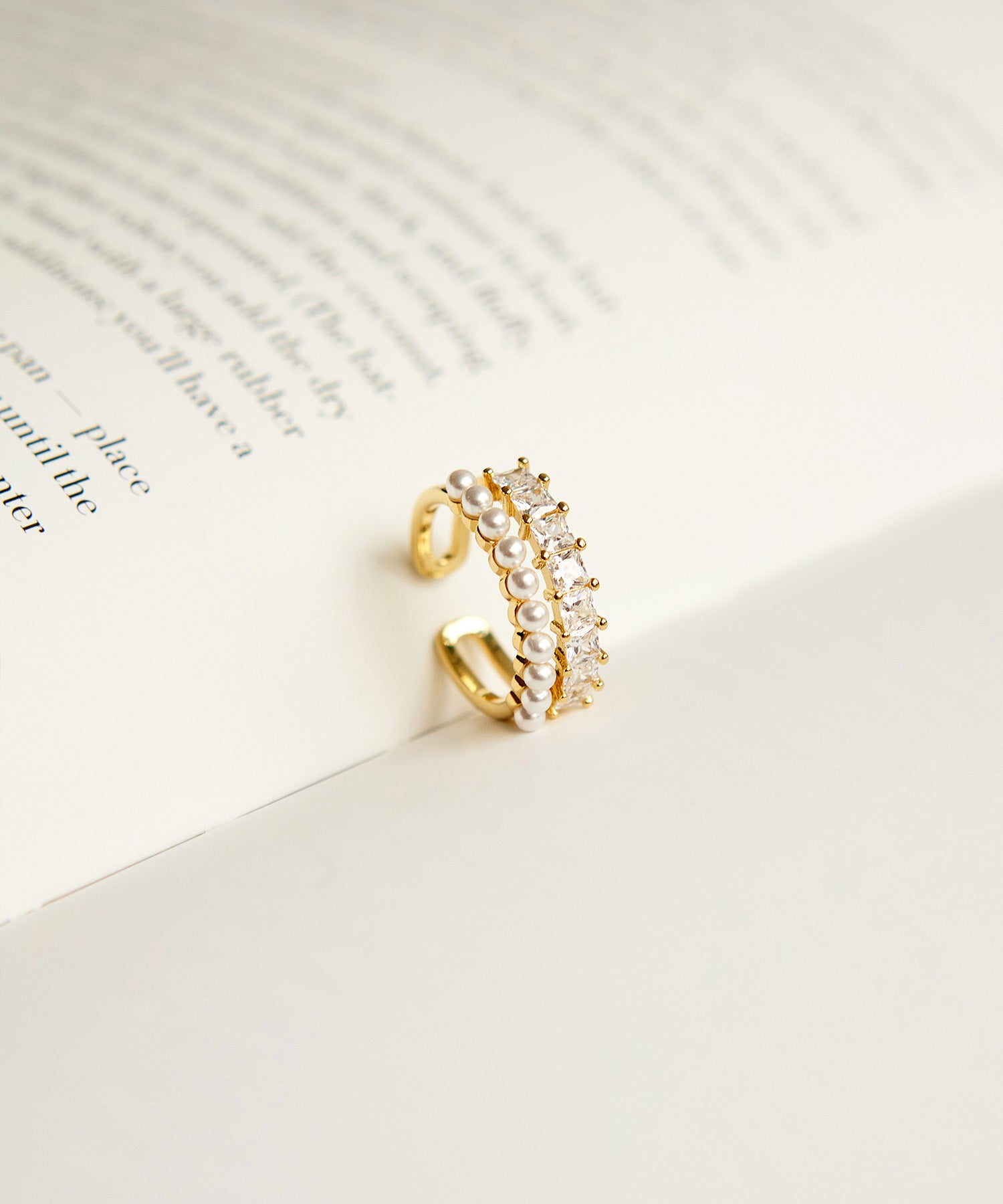 【COMING SOON】パールビジューラインループリング