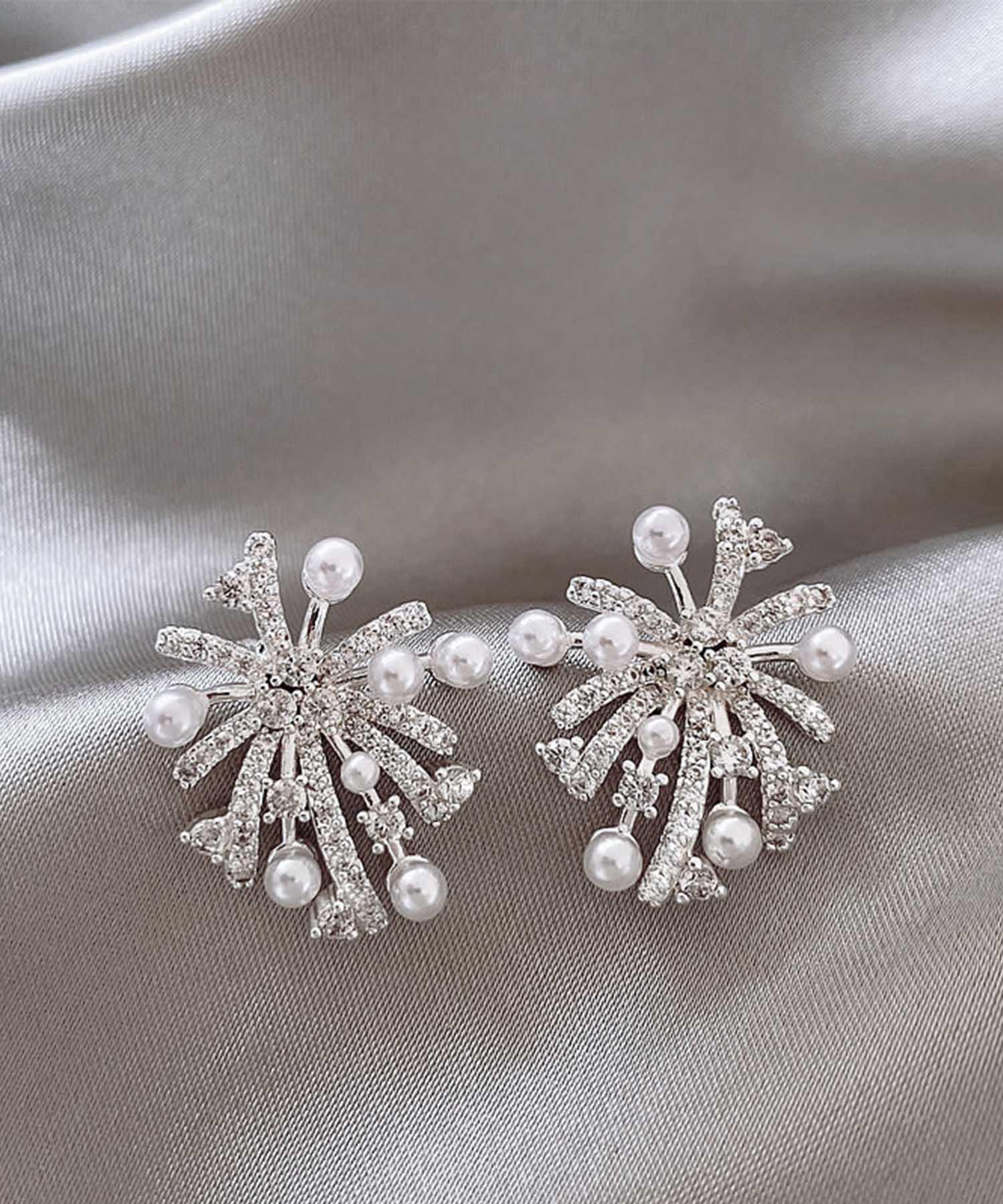 【当日発送】スノーフラワーパールビジューデザインピアス