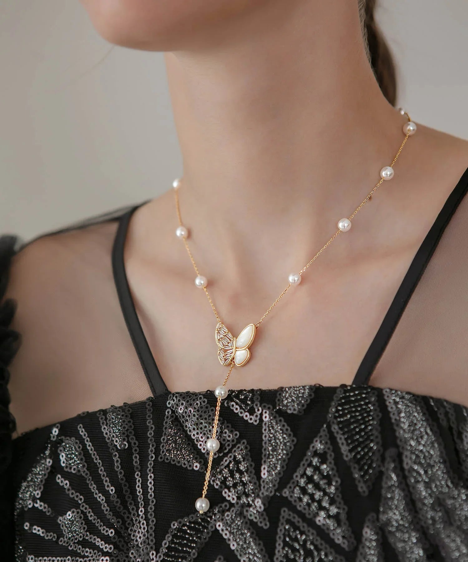 【当日発送】バタフライモチーフパールロングネックレス