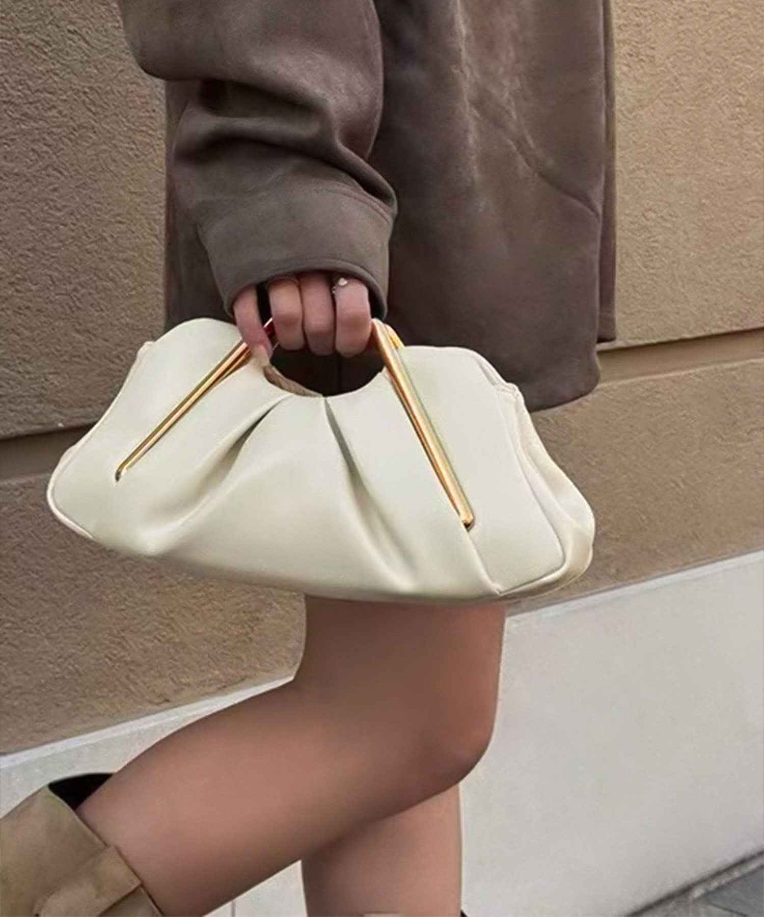 【当日発送】メタルハンドルギャザークラッチバッグ