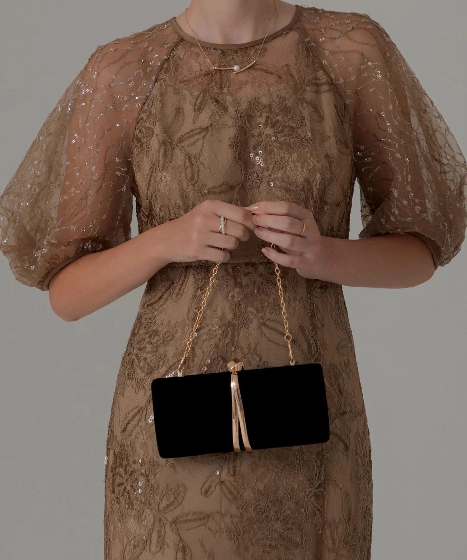 【当日発送】ブラックベロアゴールドラインバッグ