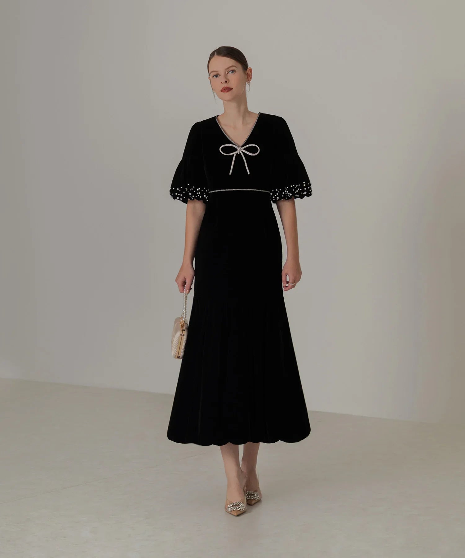 【當天出貨】珍珠石絲帶絲絨縮褶連身裙