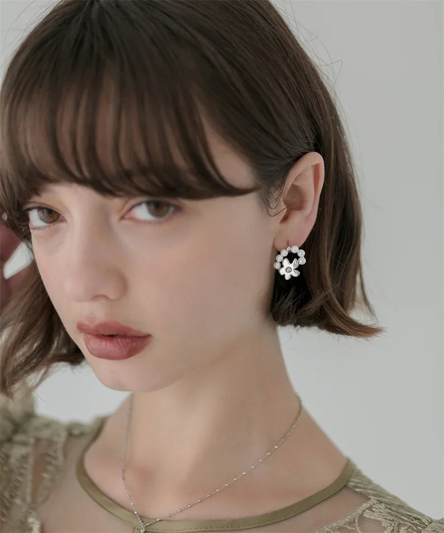 【当日発送】ラウンドパールフラワーピアス