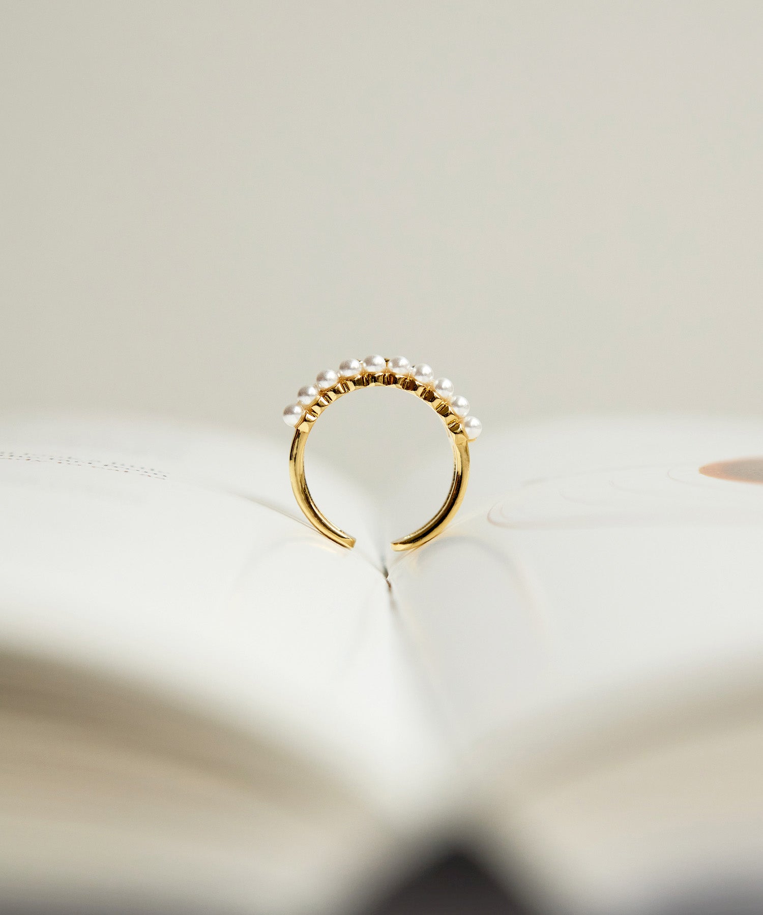 【COMING SOON】パールビジューラインループリング