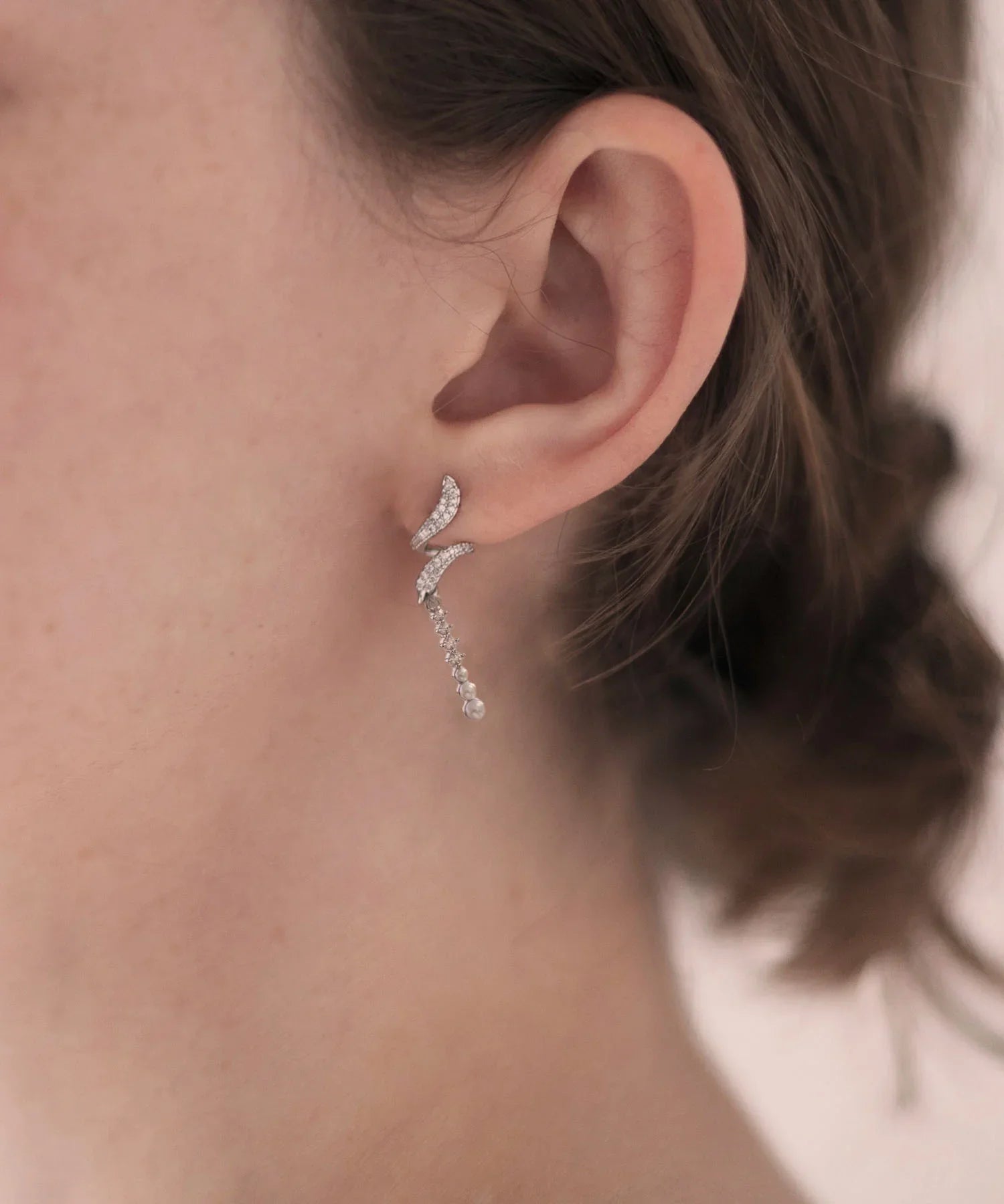 【当日発送】ビジューパールツイストピアス