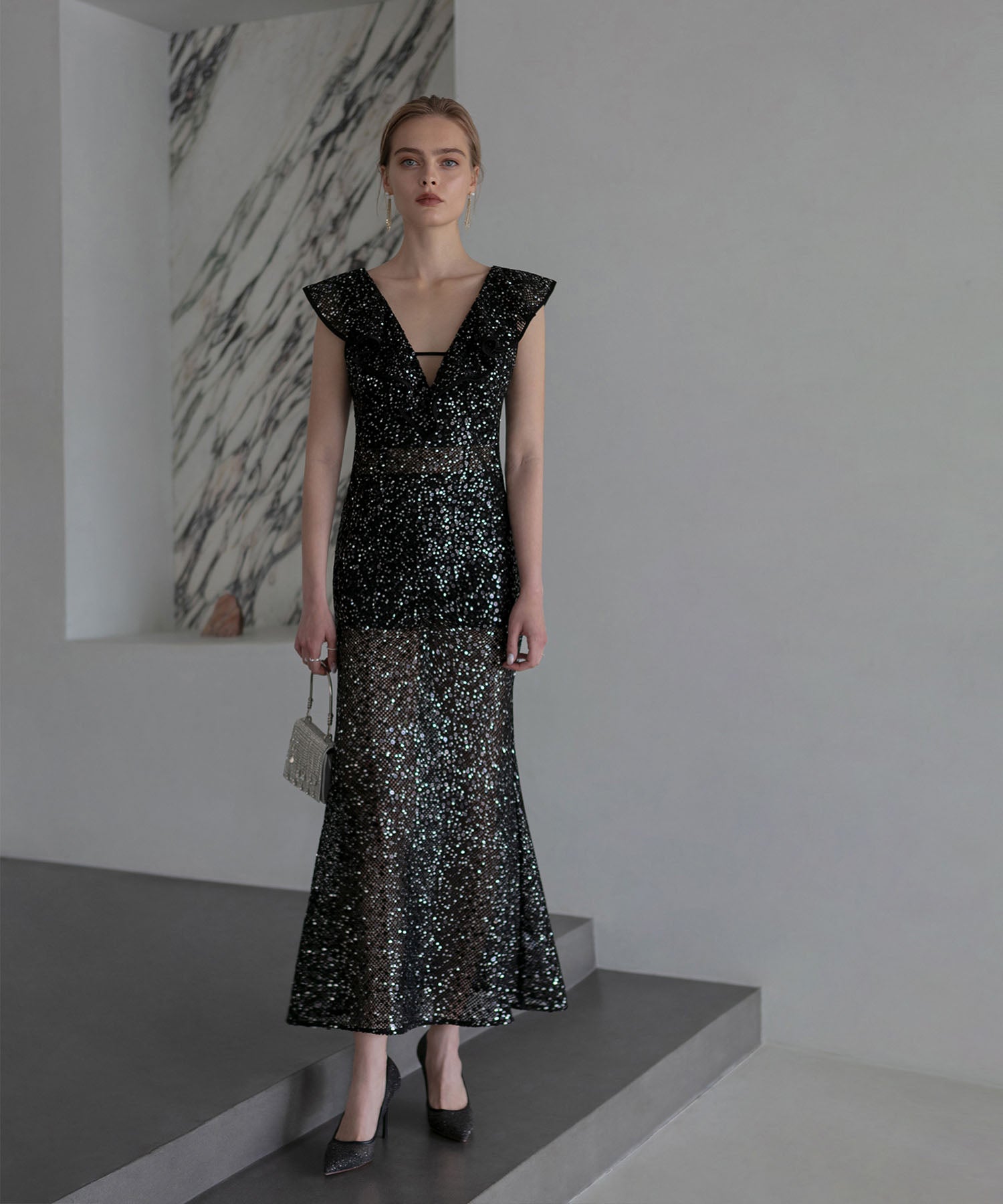 【LEJA LUXE】Vネックラメタイトマーメイドドレス