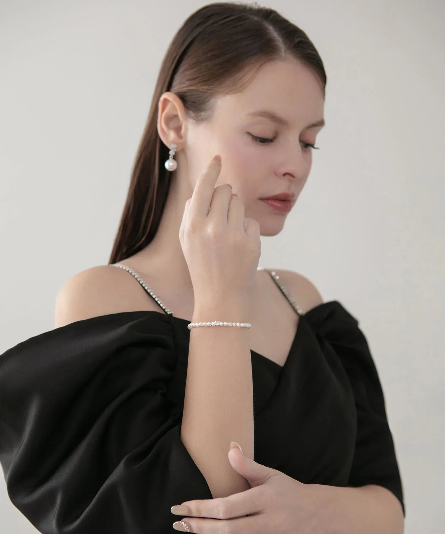 【当日発送】パールラインストーンスリムブレスレット