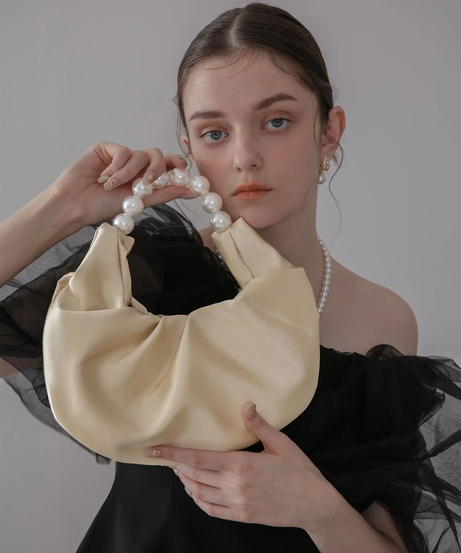 【予約販売】サテンパールハンドバッグ