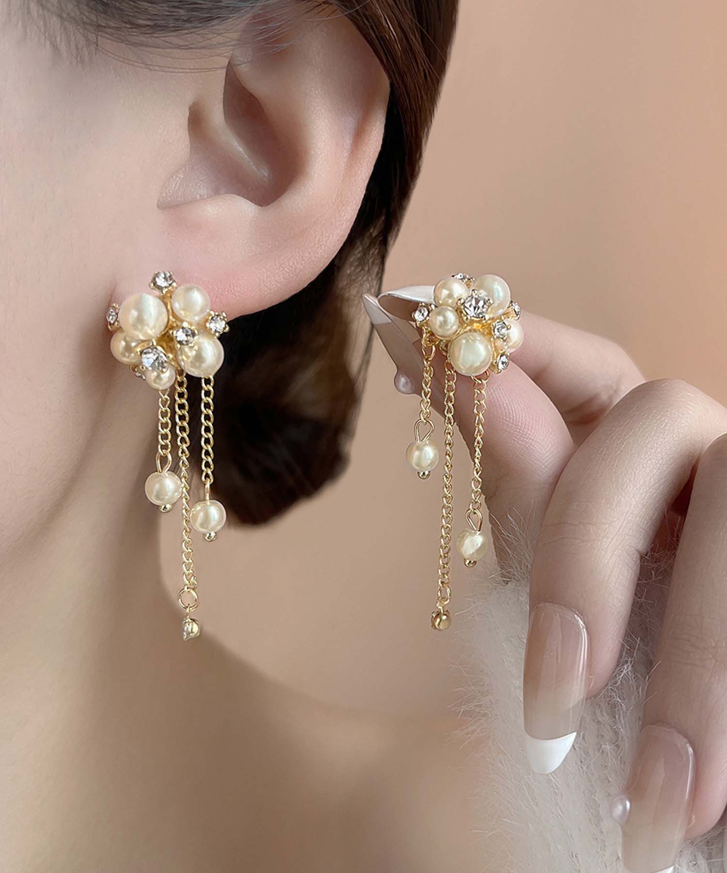 【当日発送】パールビジュークラスターゴールドチェーンスウィングピアス