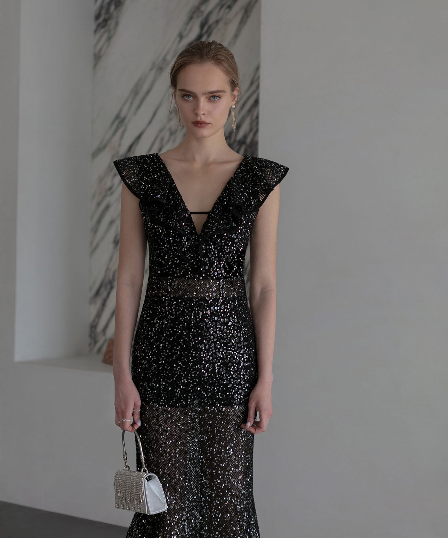 【LEJA LUXE】Vネックラメタイトマーメイドドレス