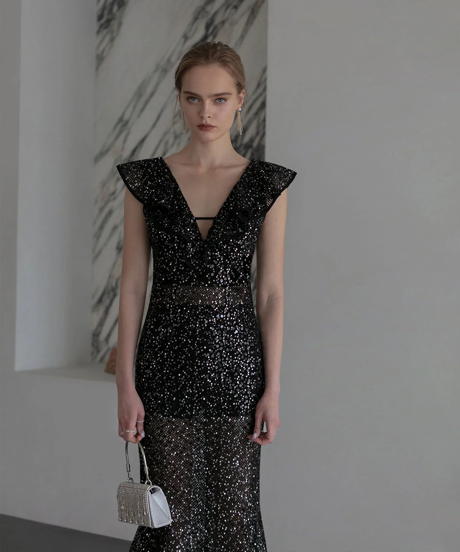 【LEJA LUXE】Vネックラメタイトマーメイドドレス