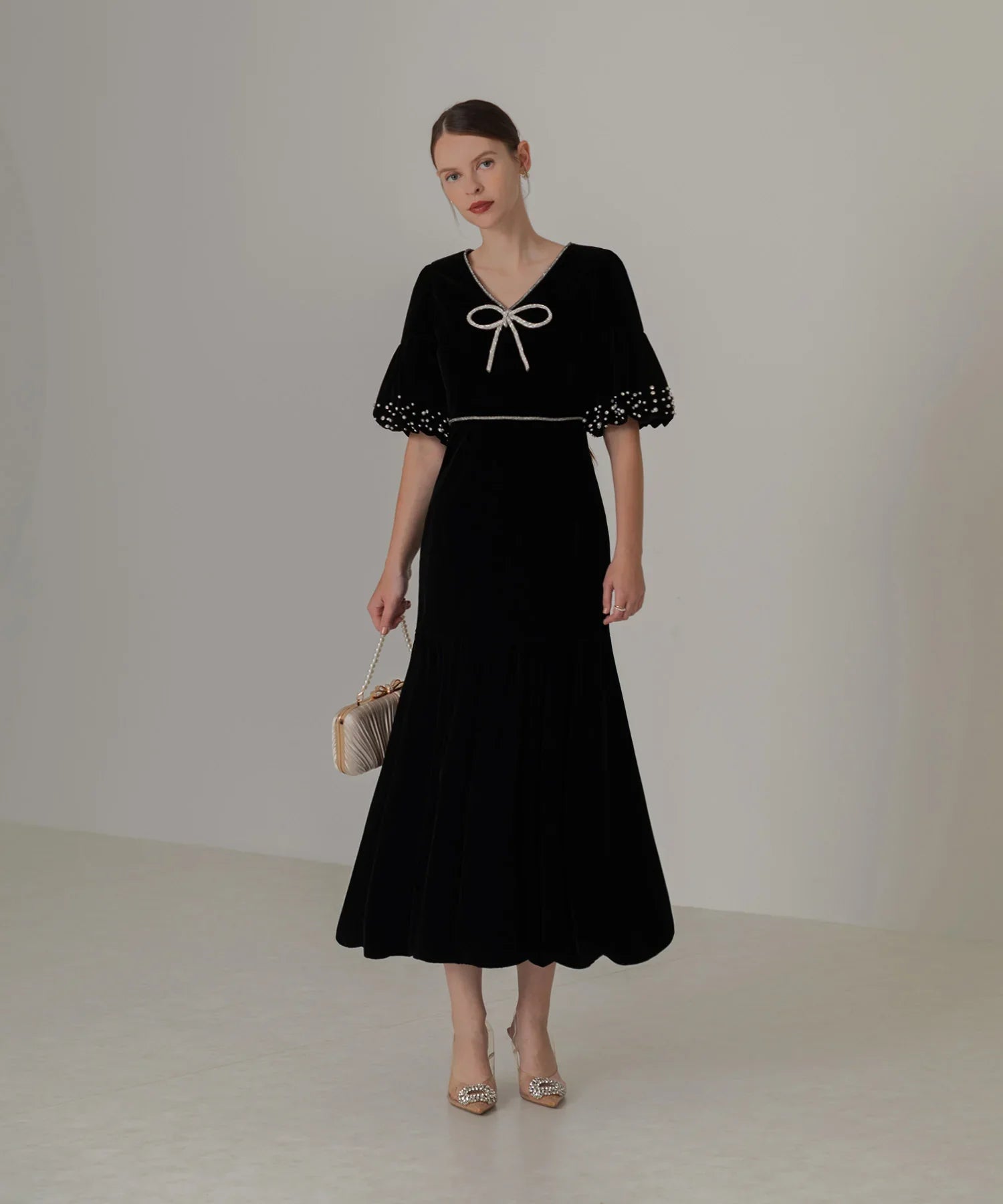 【當天出貨】珍珠石絲帶絲絨縮褶連身裙