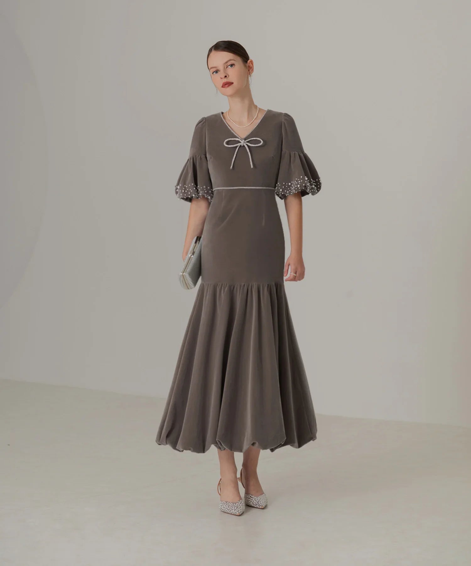 【當天出貨】珍珠石絲帶絲絨縮褶連身裙