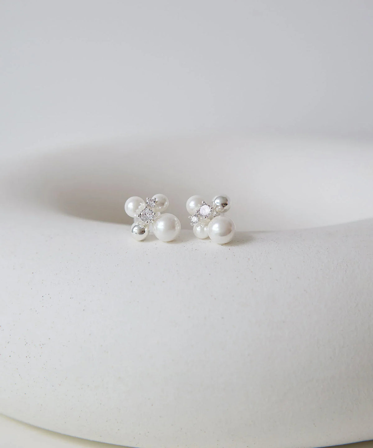 【COMING SOON】パールビジューメタルボールピアス