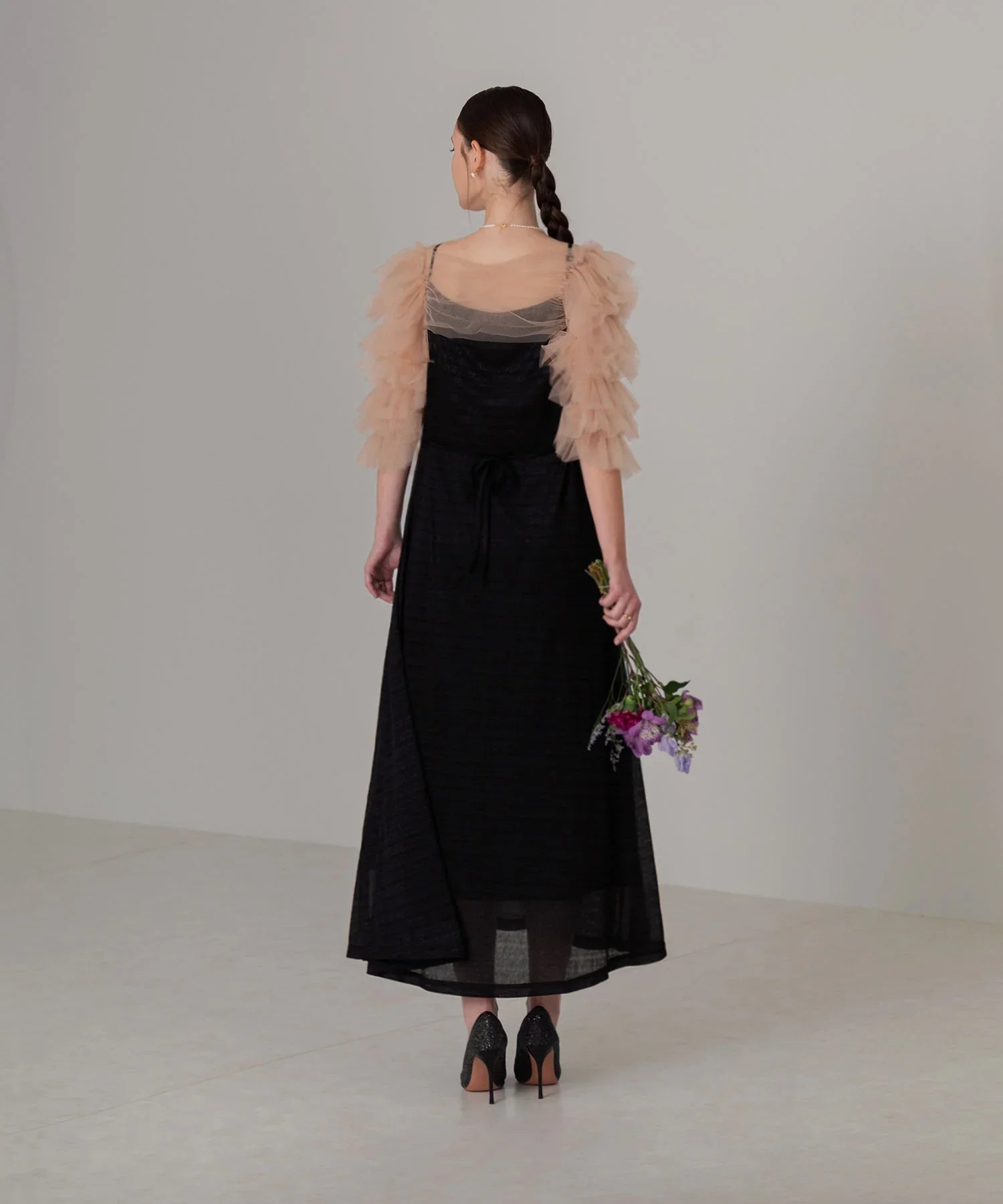 分層式荷葉邊薄紗短上衣連身裙